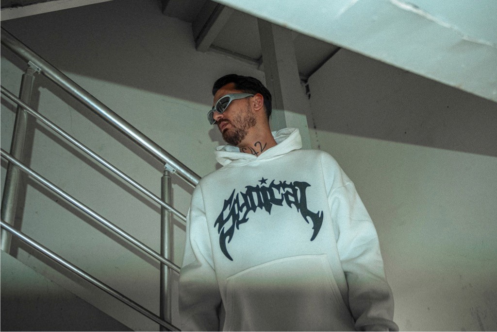 Sırt Taş İşlemeli Hoodie 