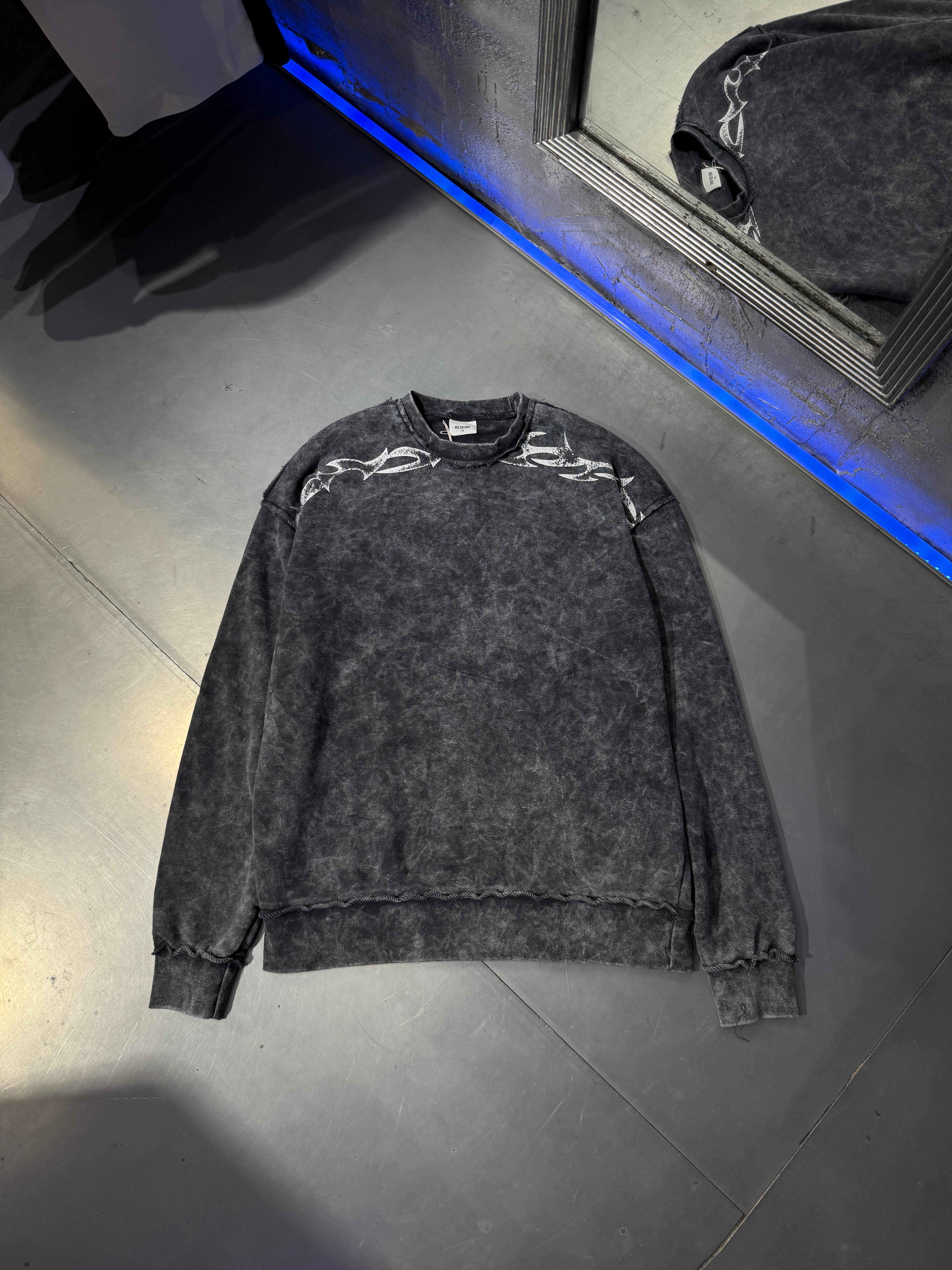 Acid Wash Oversize Barbed Sweatshirt 