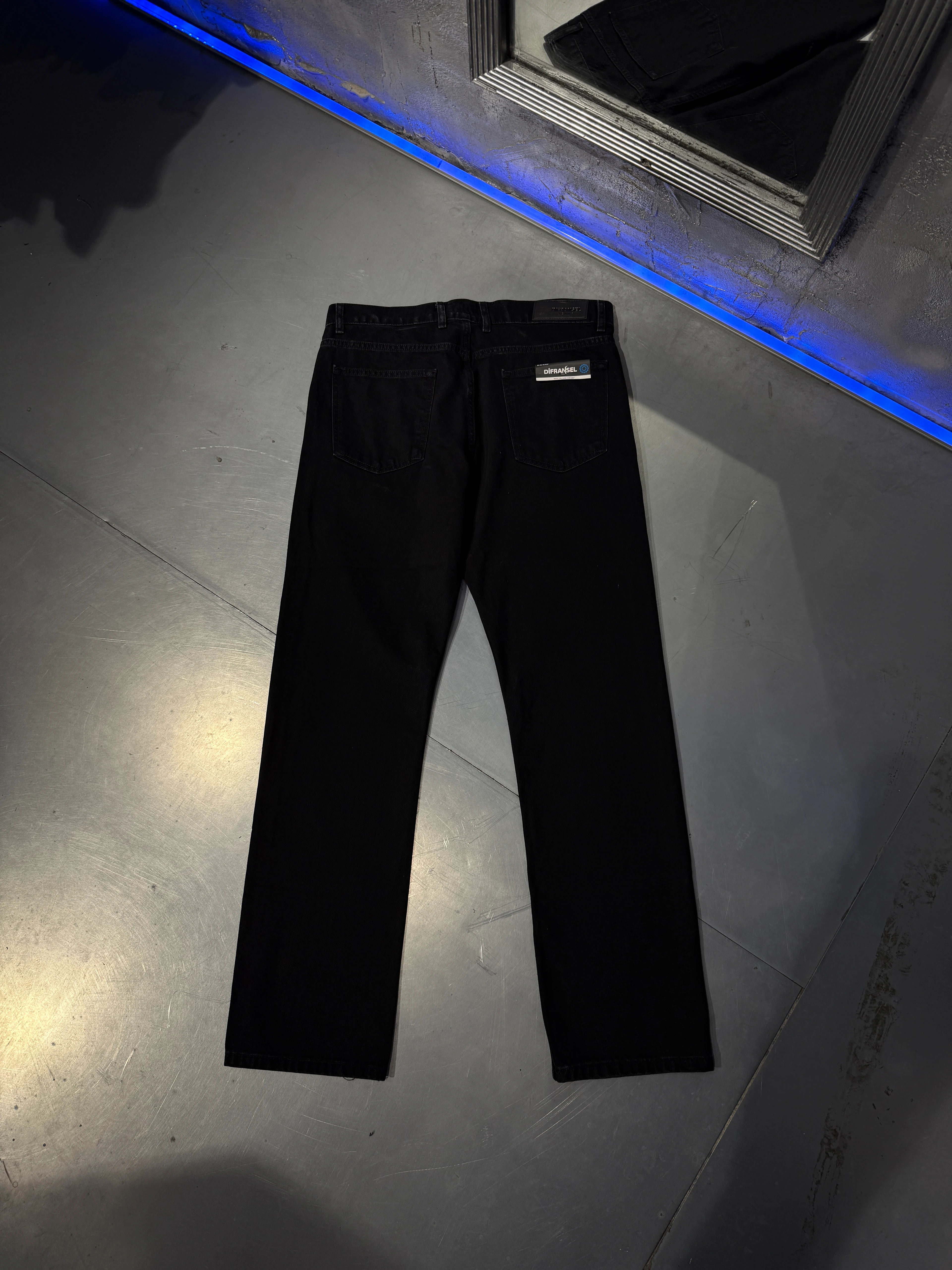 Victroy Script Nakış Detaylı Loose Fit Jean