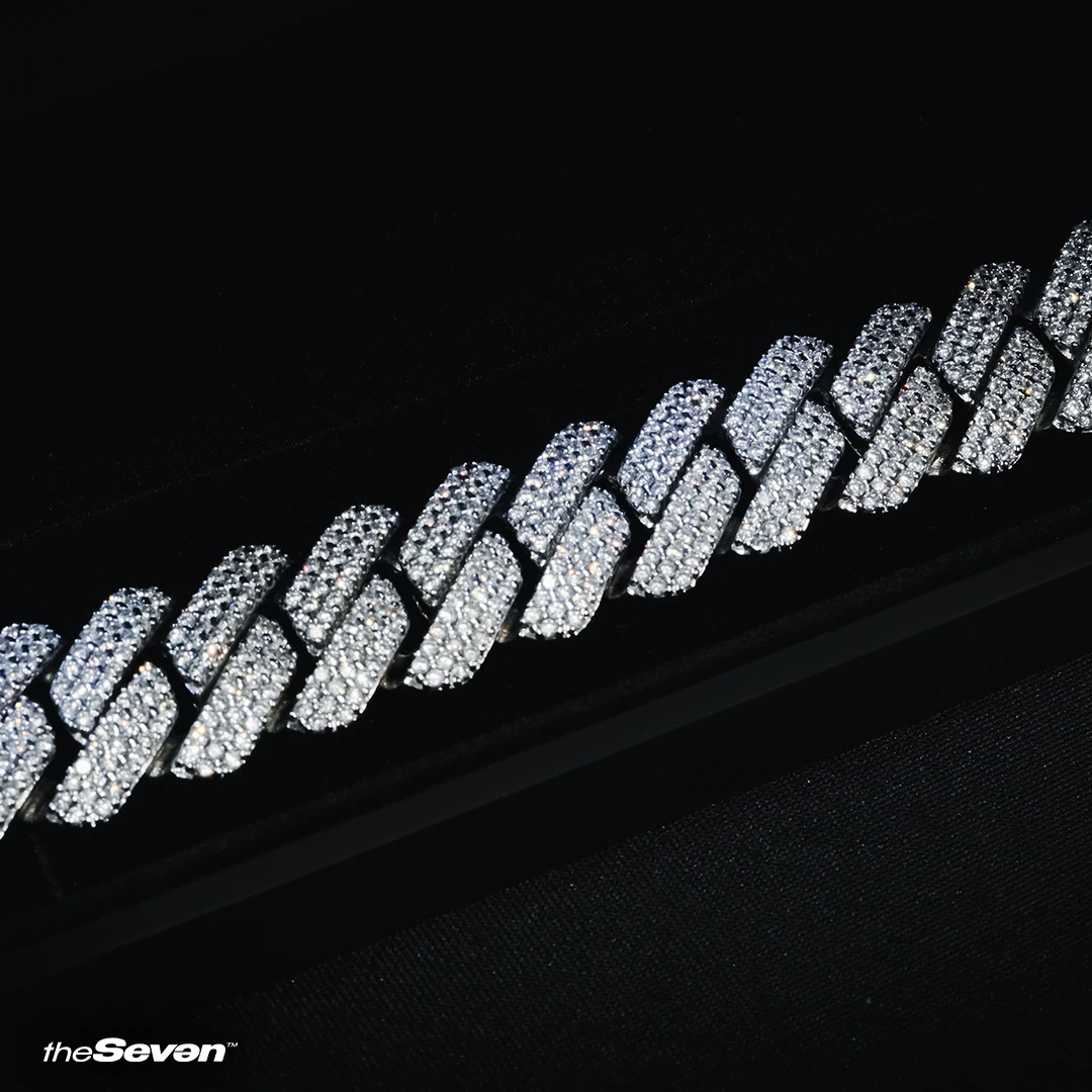 Iced Out Fullfilled Prong Chain Bileklik Beyaz Altın Kaplama