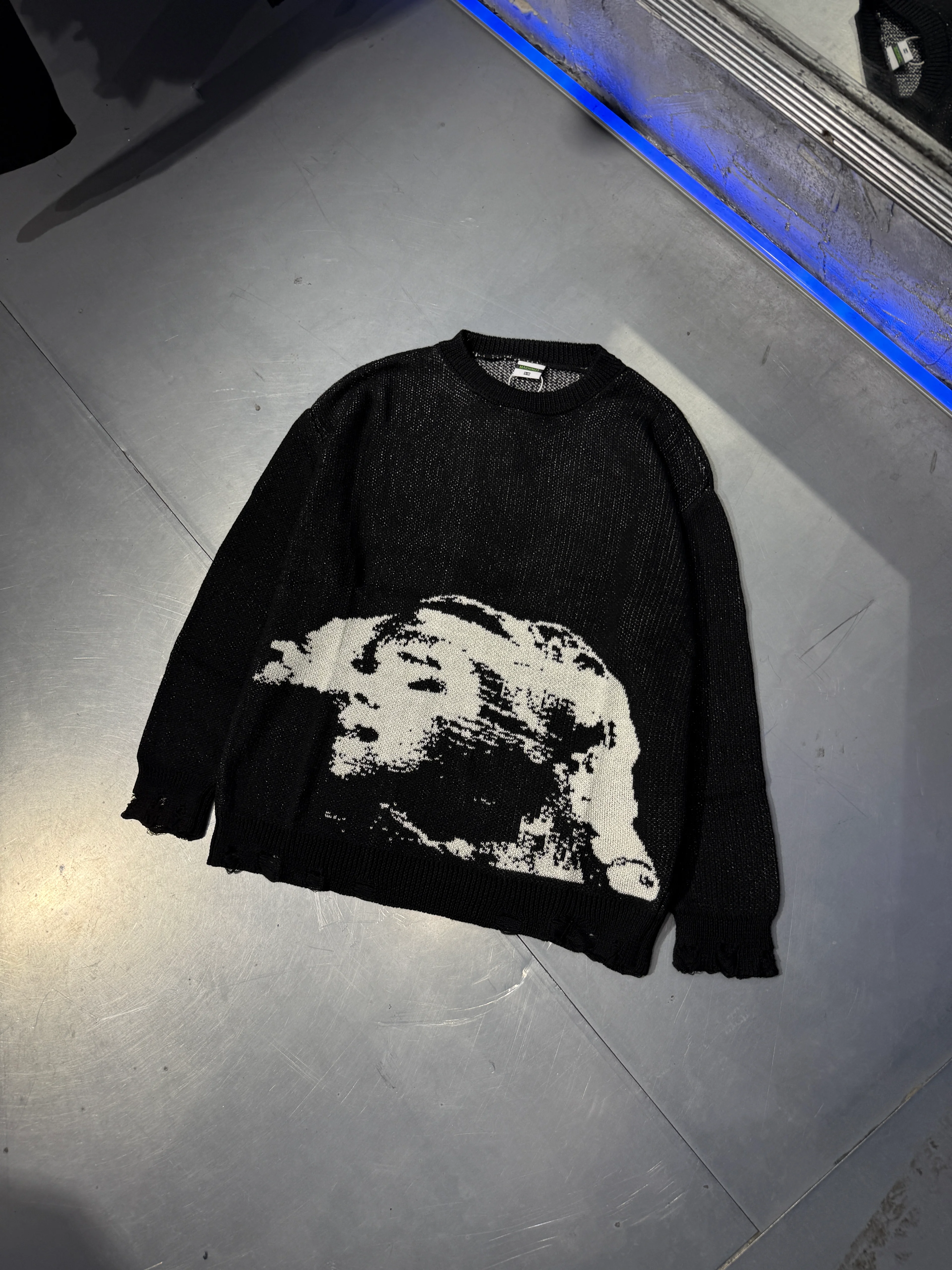 Silhouette Pattern Oversize Triko Kazak