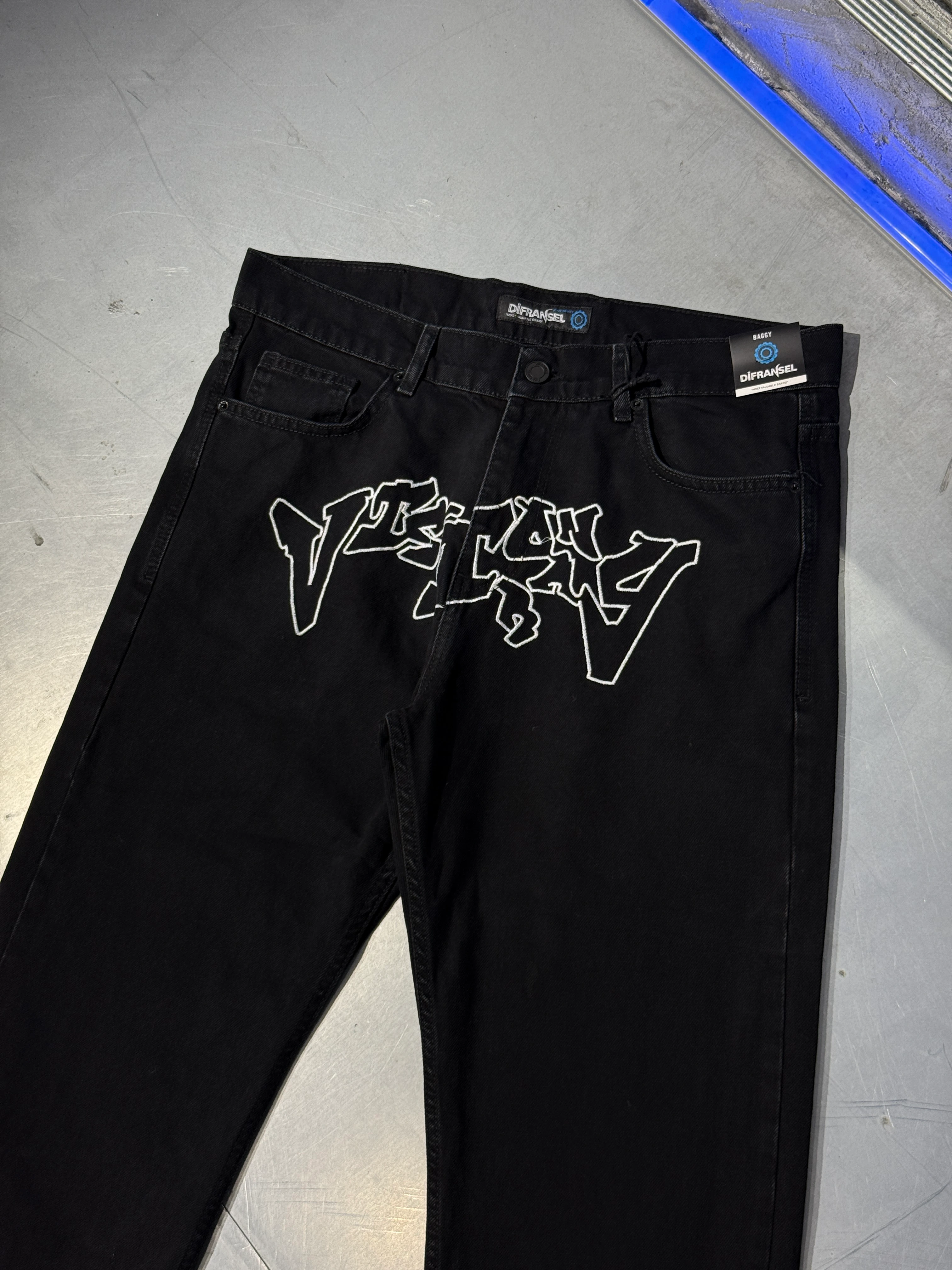 Victroy Script Nakış Detaylı Loose Fit Jean