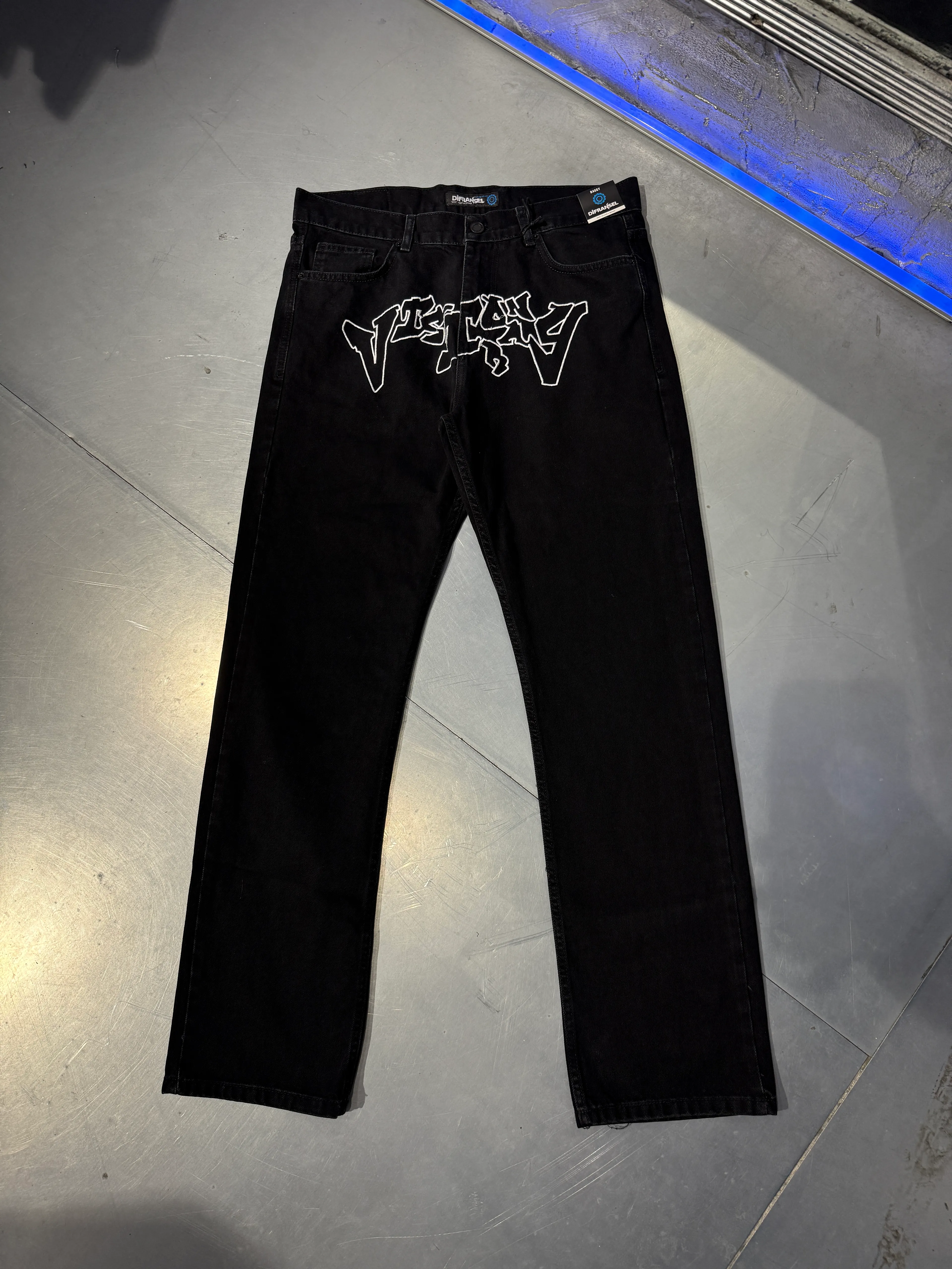 Victroy Script Nakış Detaylı Loose Fit Jean