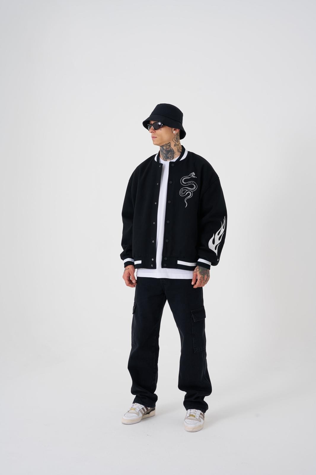 OVERSIZE SNAKE EMBROIDERY BOMBER JACKET - Black