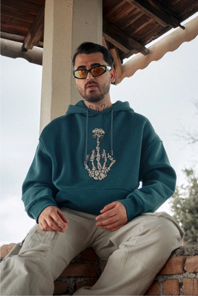  Middle Finger Baskılı Kapüşonlu Oversize Sweatshirt