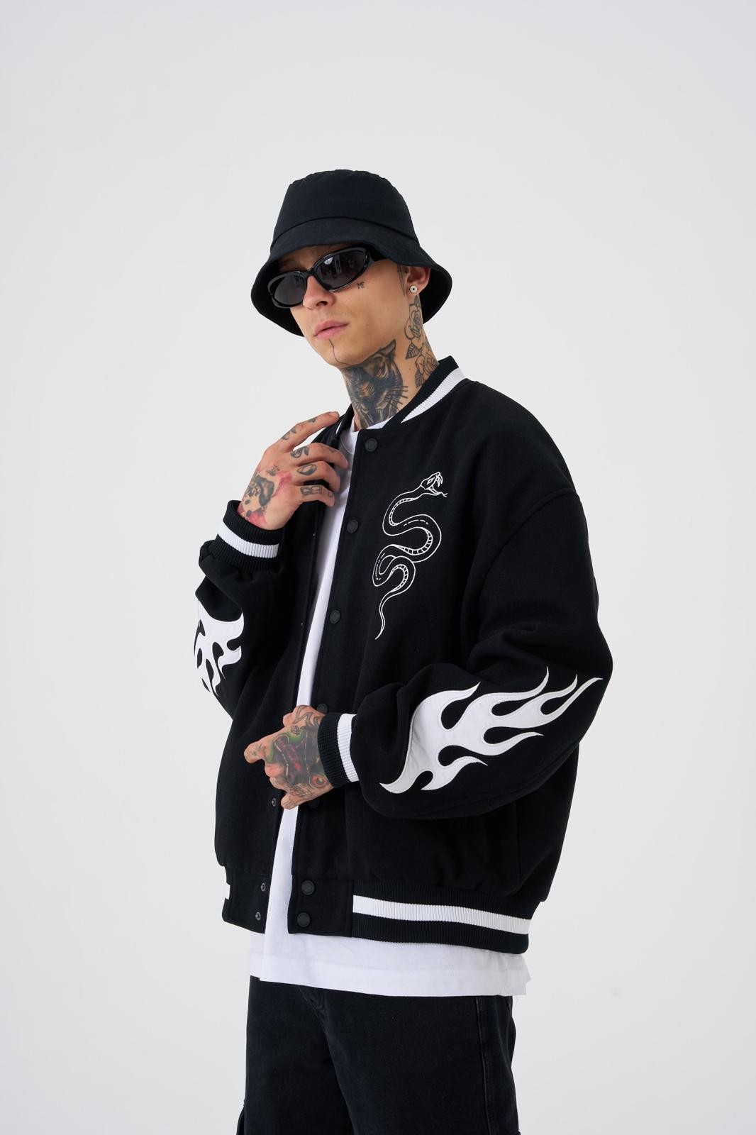 OVERSIZE SNAKE EMBROIDERY BOMBER JACKET - Black