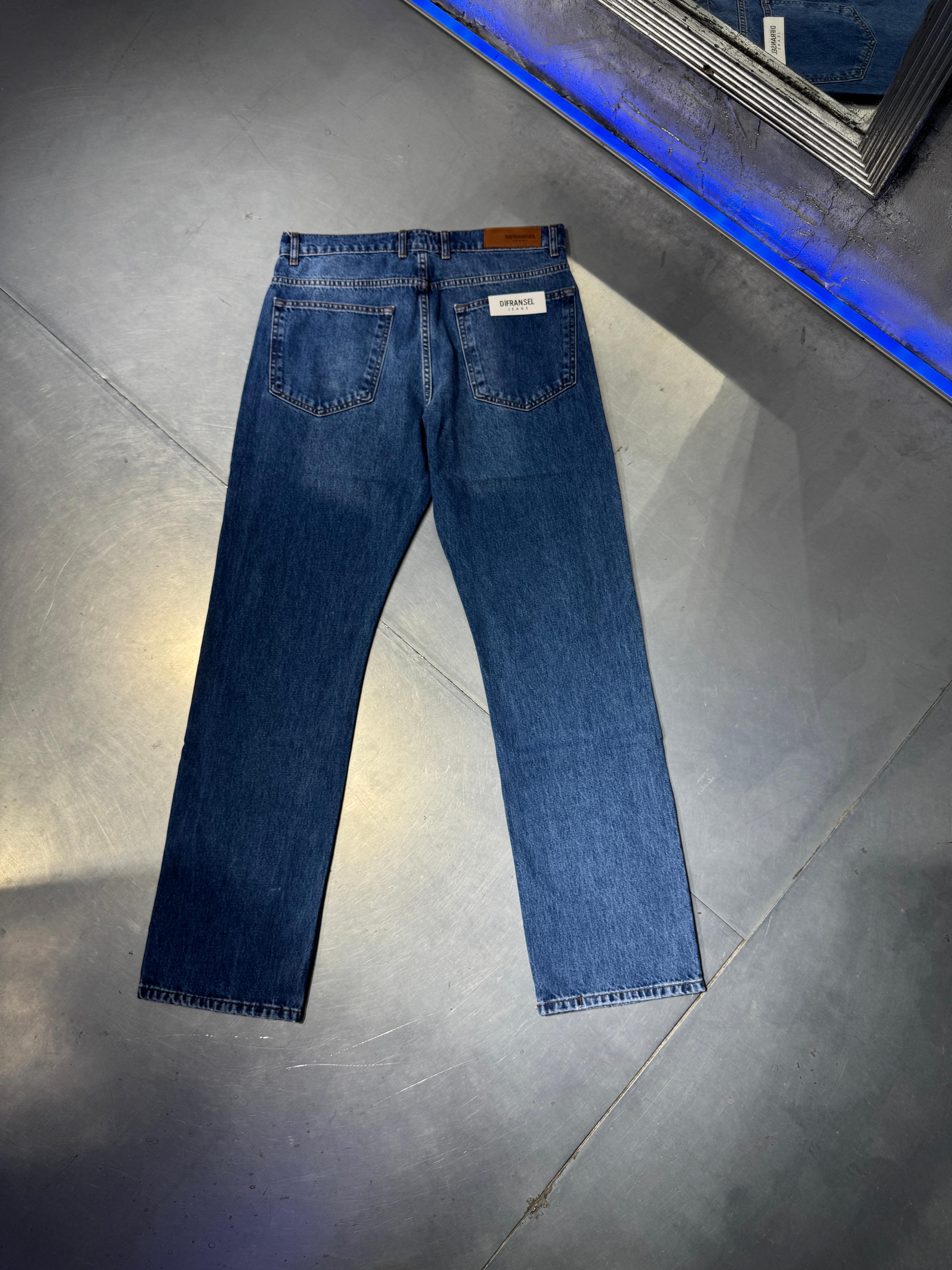 Loose Fit Long Jean 