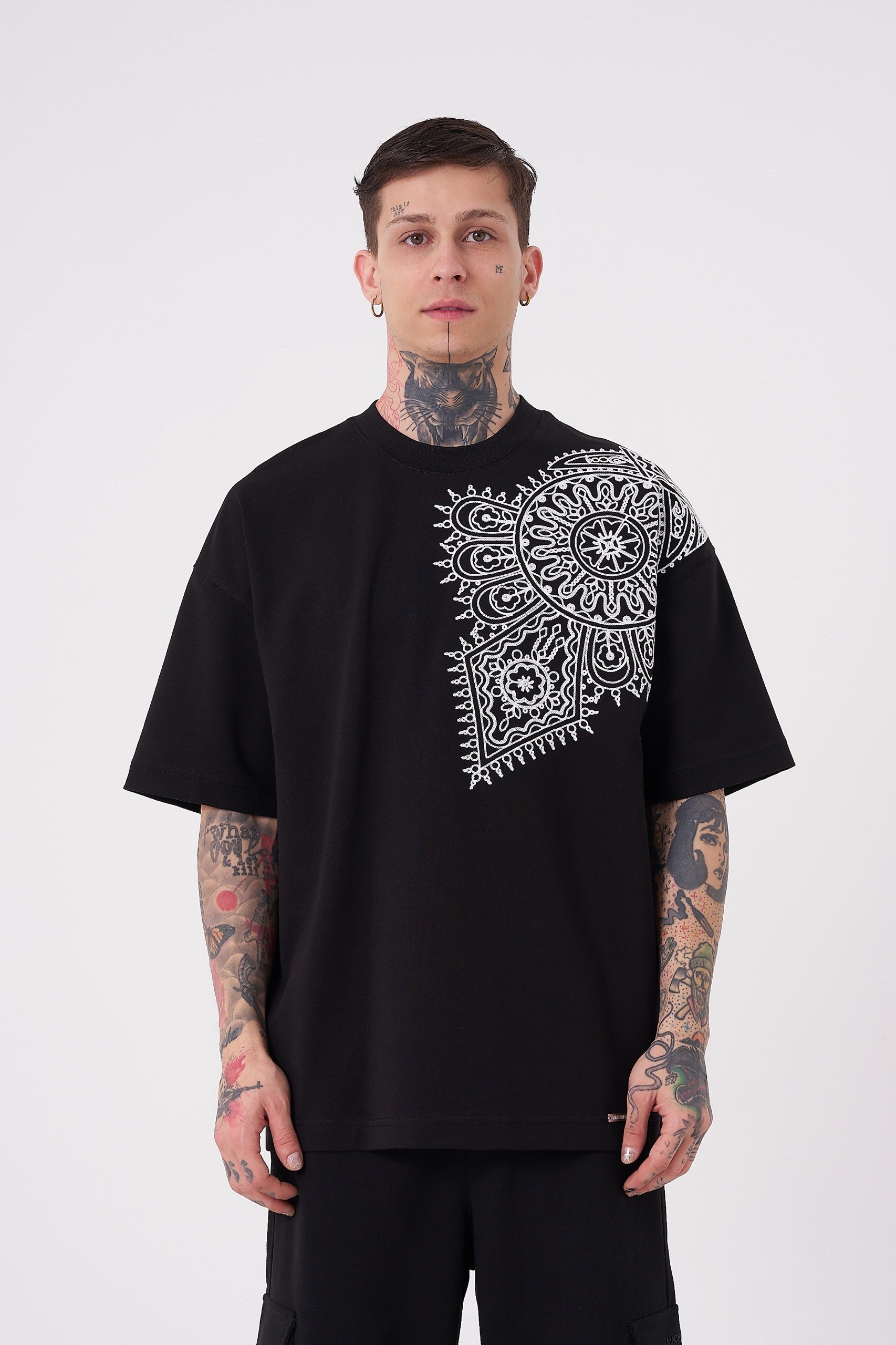 Ethnic Nakışlı Oversize T-Shirt - Siyah