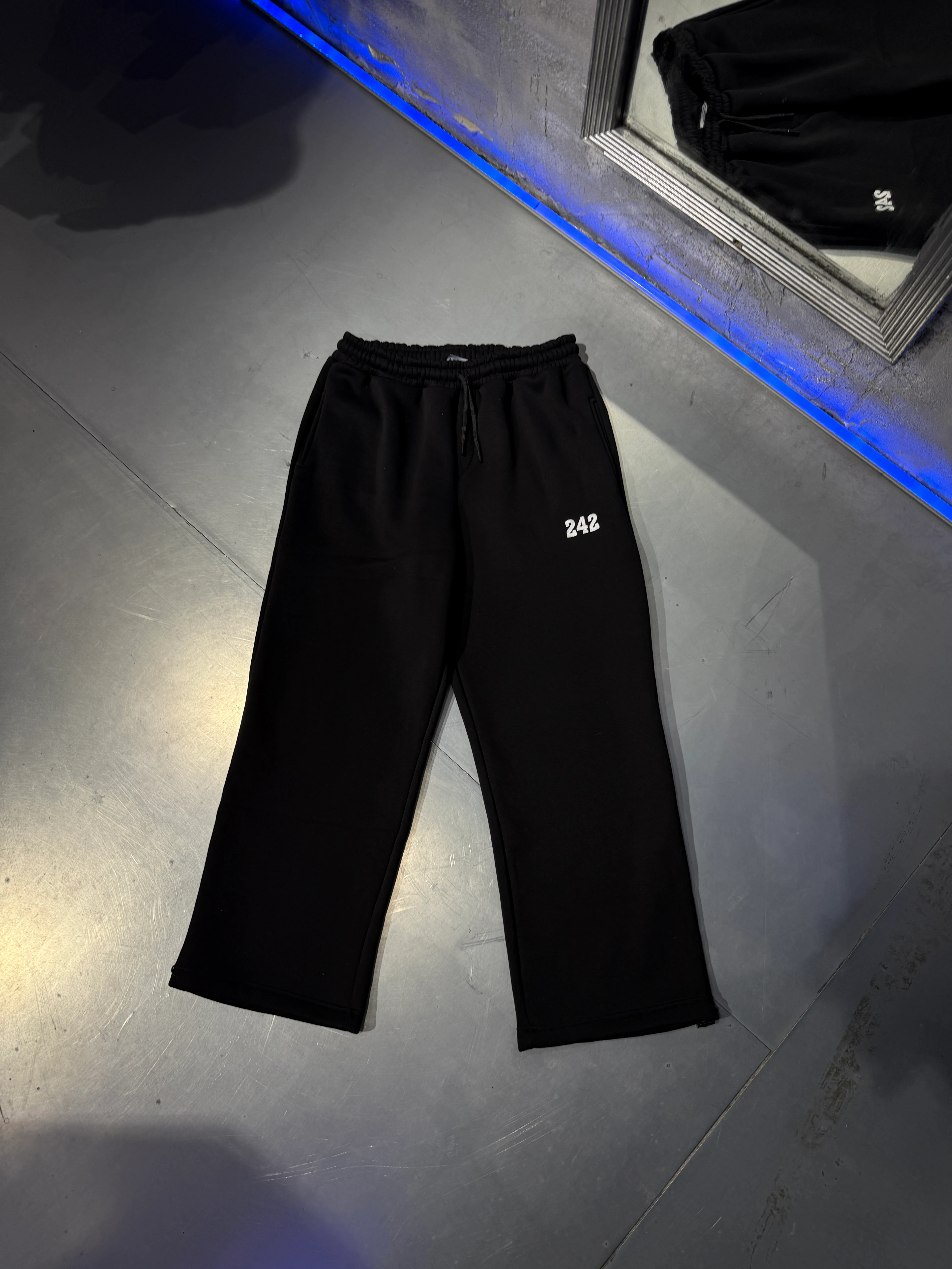 242 Minimal Stoper Detaylı Baggy Eşofman - Siyah