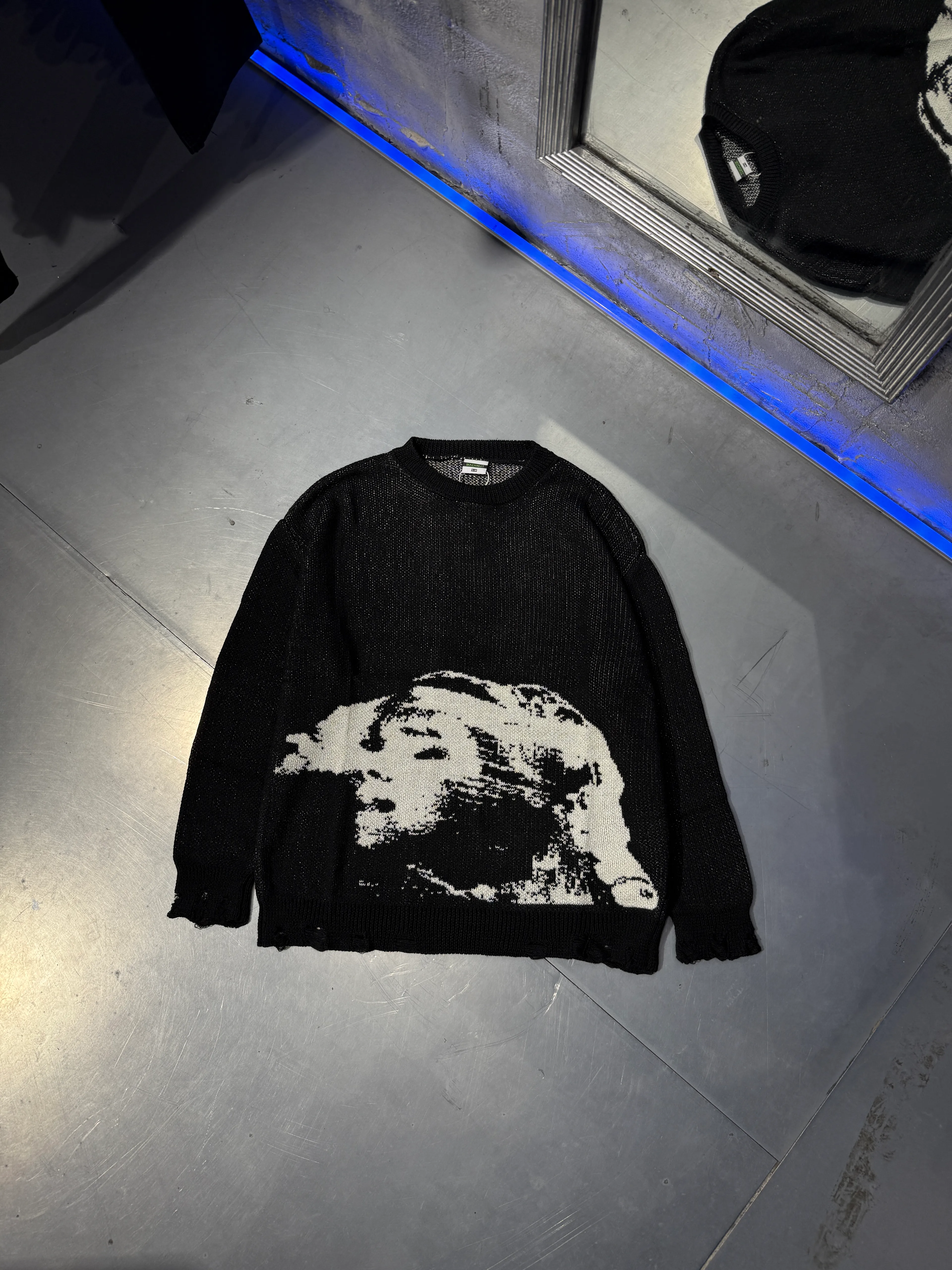 Silhouette Pattern Oversize Triko Kazak