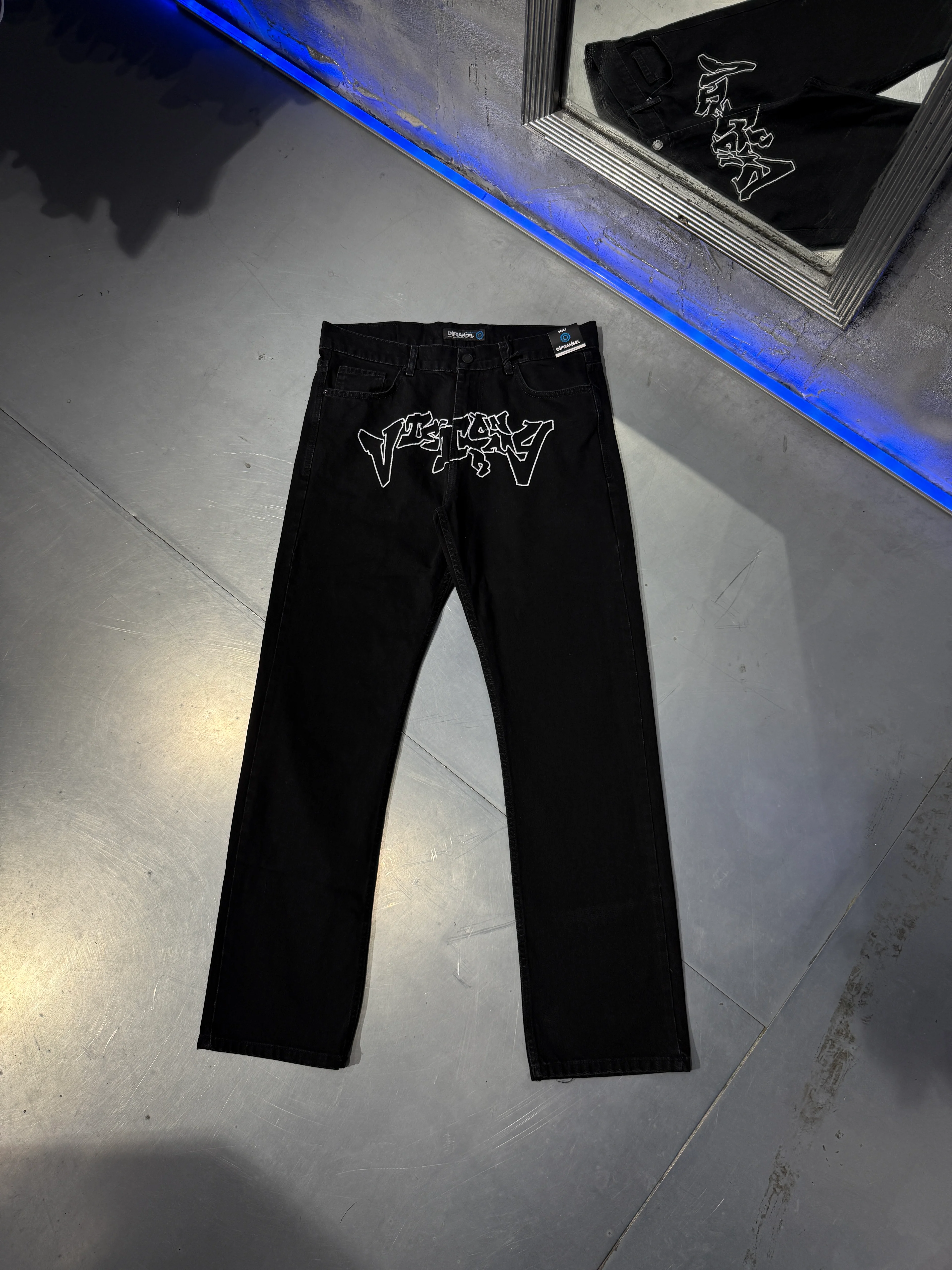 Victroy Script Nakış Detaylı Loose Fit Jean