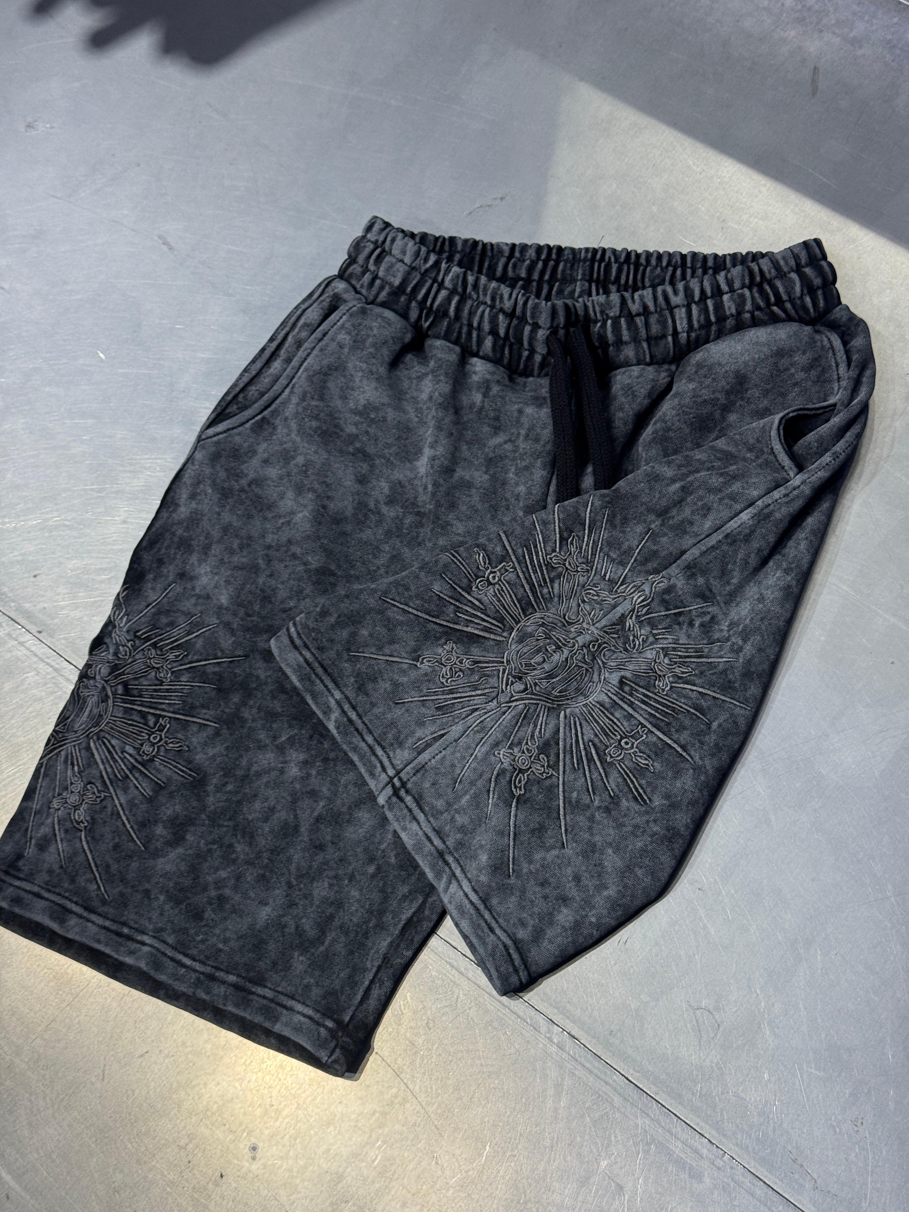 Heart Embroidered 3 İplik Oversize Şort