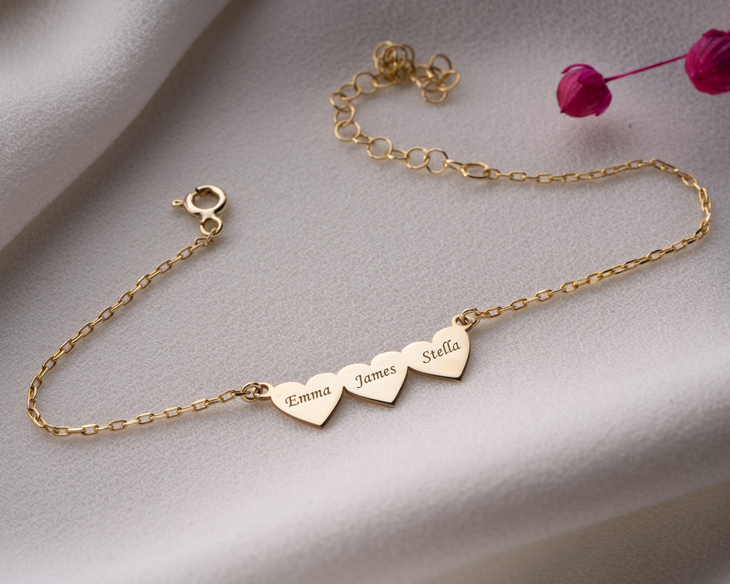 İsim Yazılı Kalp Bileklik – Minimal ve Şık Tasarım | Sevdiklerinize Özel Hediye
