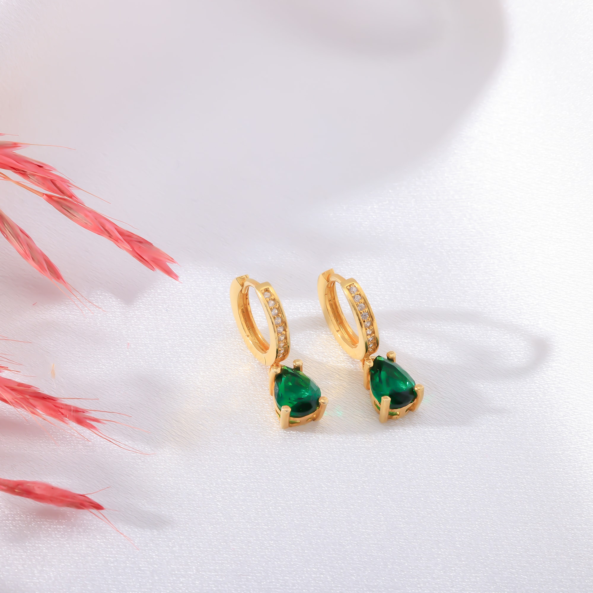 Damla Doğum Taşlı Küpe – Kişiye Özel & El Yapımı Takı