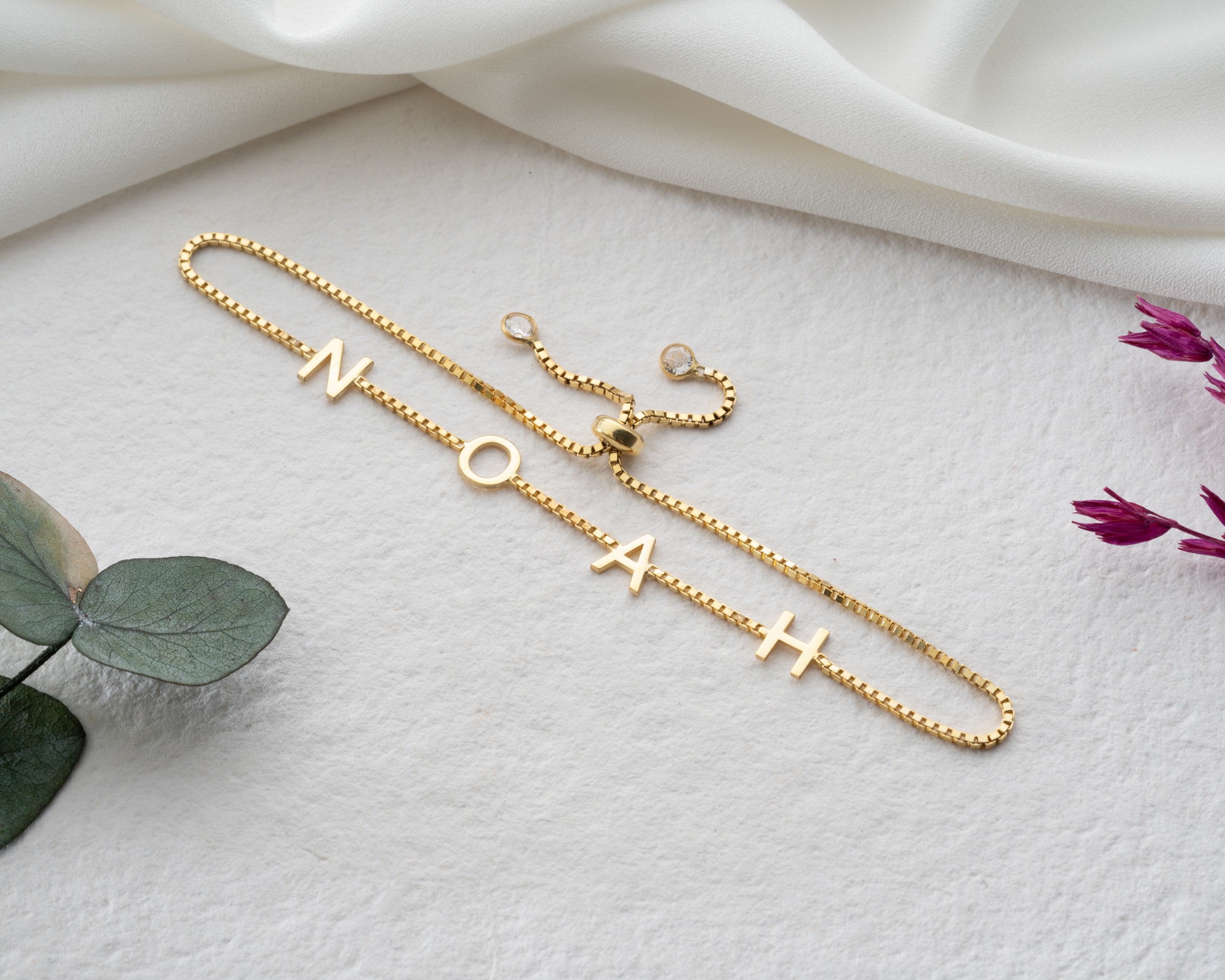 Asansörlü Kişisel Bileklik – Küp Zincirli, Ayarlanabilir ve Her Bileğe Uygun Şık Tasarım