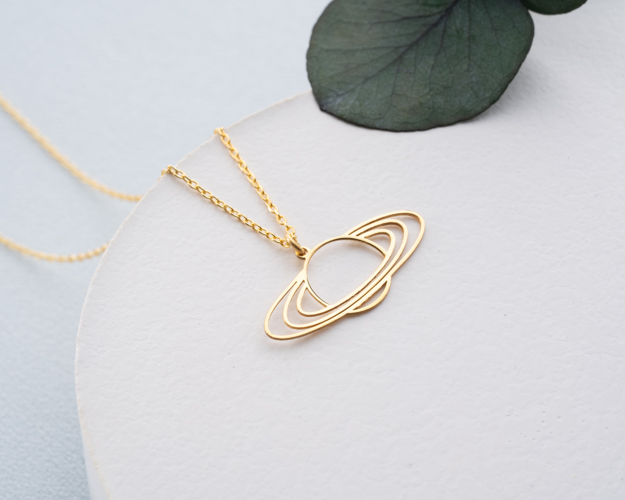 Starün Kolye – Minimal ve Şık Tasarım ile Işıltınızı Yansıtın