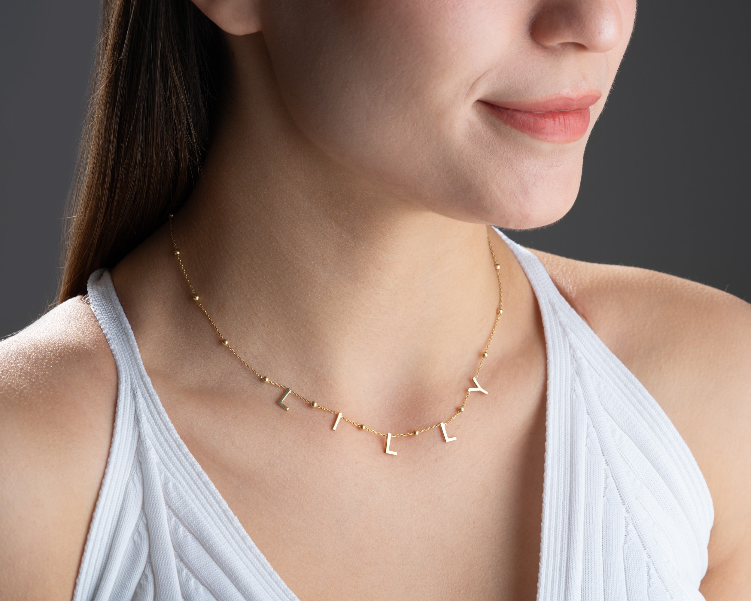 Aralıklı Harf Sembollü İsim Harf Kolye – Top Zincirli Kişiye Özel Zarif Tasarım