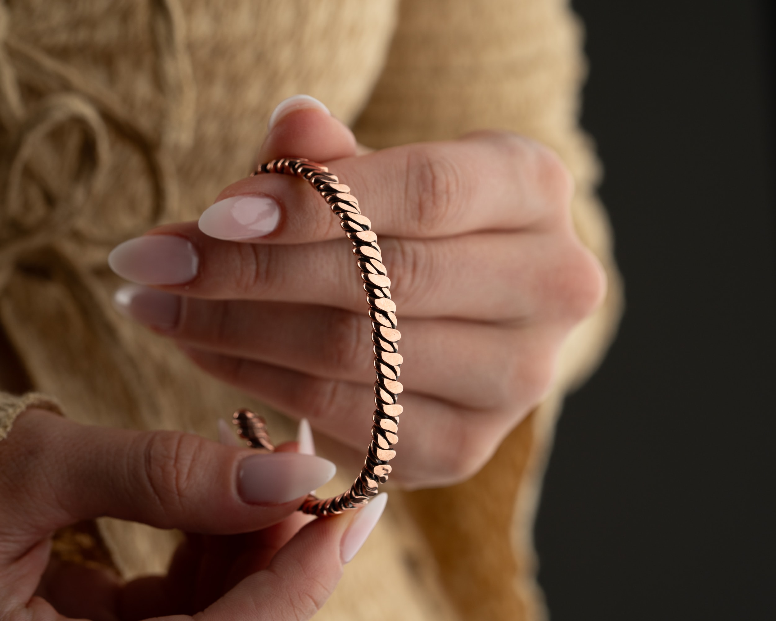 El Yapımı %100 Bakır Bileklik | Doğal Enerji ve Zamansız Şıklık