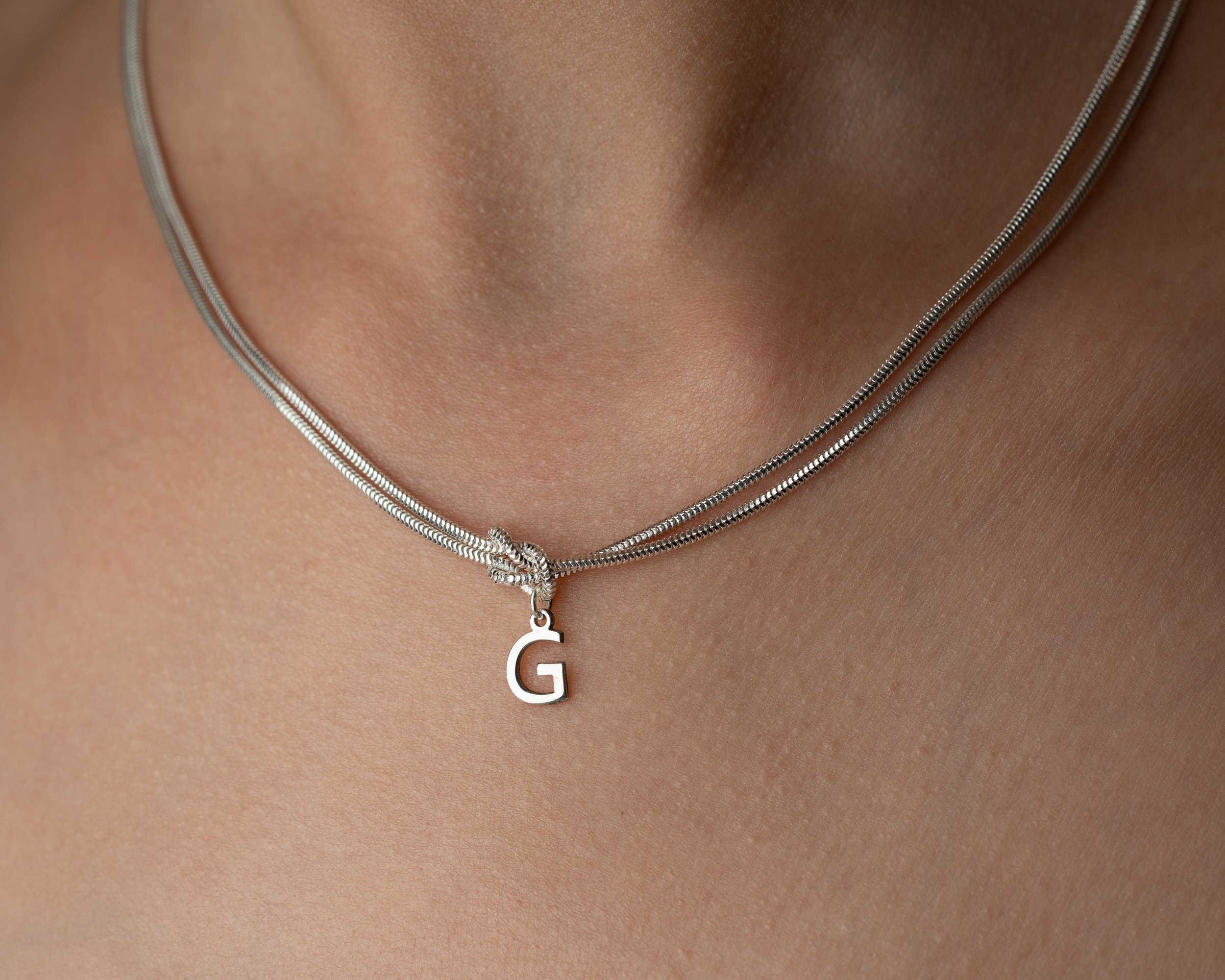 Aşk Düğümü Kolye – Harfli veya Doğum Taşlı Kişisel Tasarım