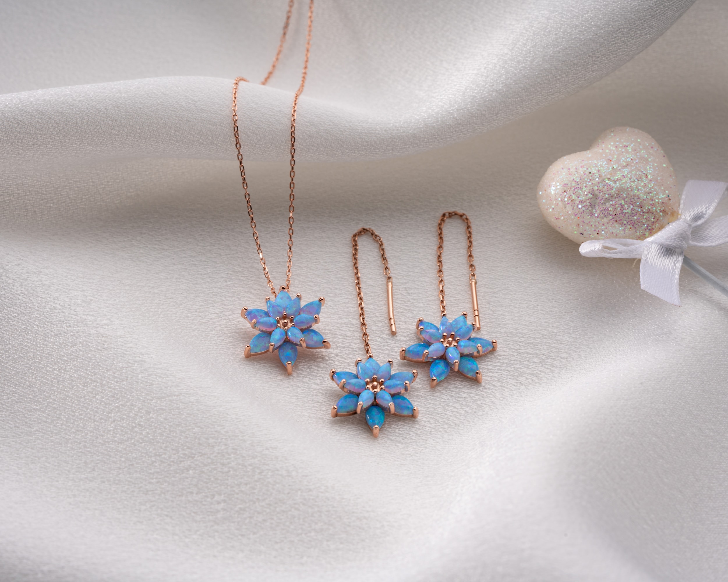 Açık Mavi Opal Taşlı Kolye ve Sallantılı Küpe – 925 Ayar Gümüş Set