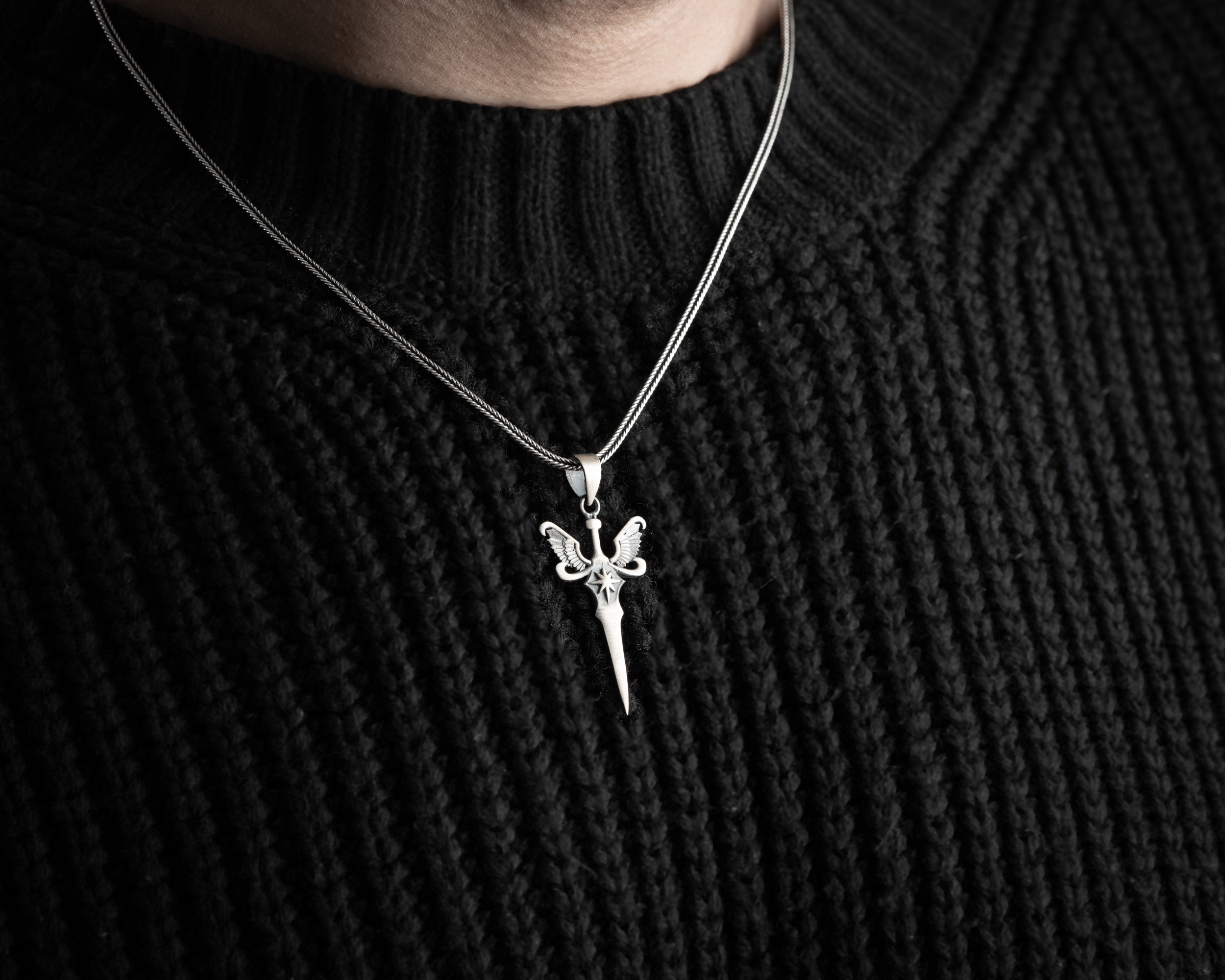 Kanatlı Kama Erkek Kolye | Tilki Kuyruğu Zincirli Güç ve Stil Sahibi Tasarım