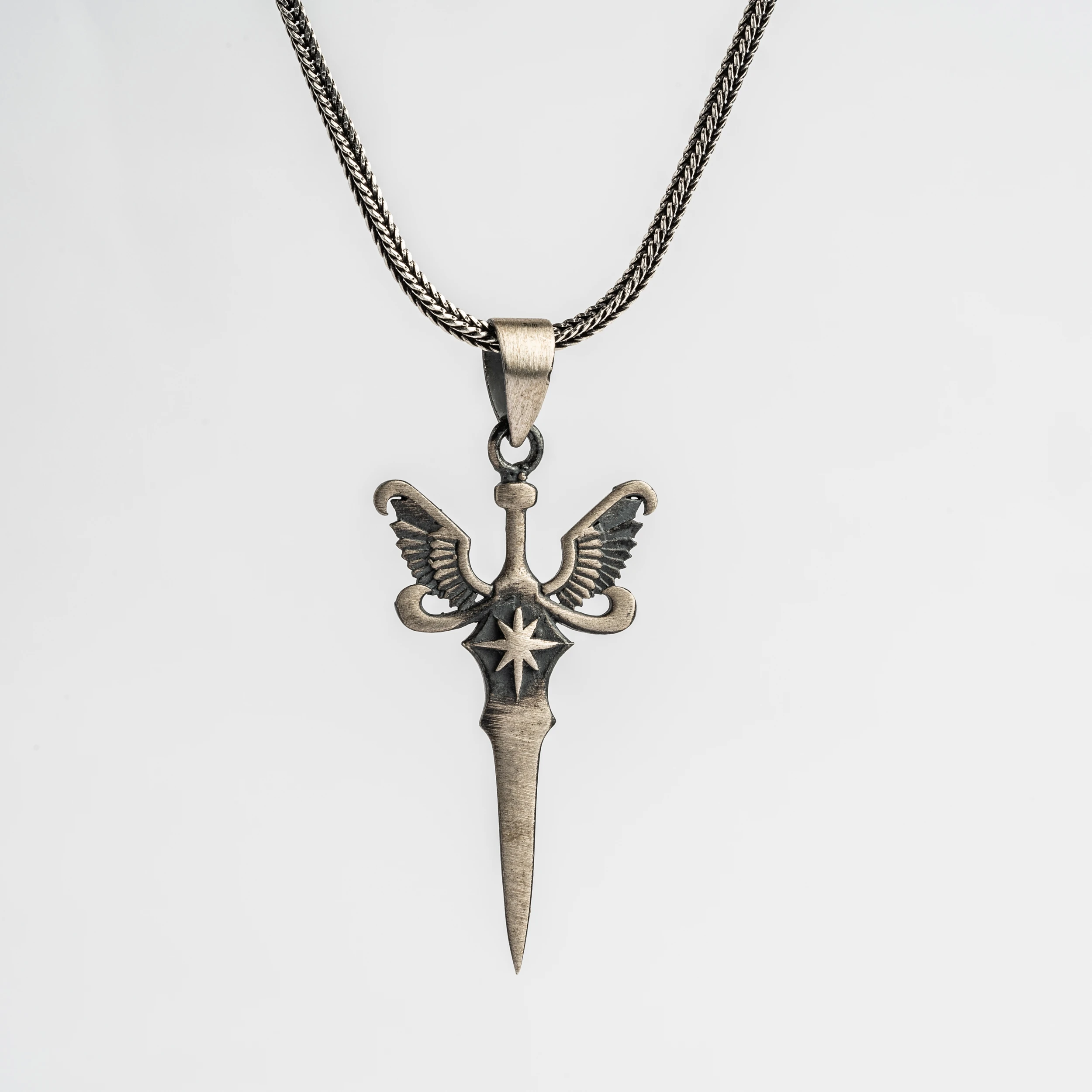 Kanatlı Kama Erkek Kolye | Tilki Kuyruğu Zincirli Güç ve Stil Sahibi Tasarım