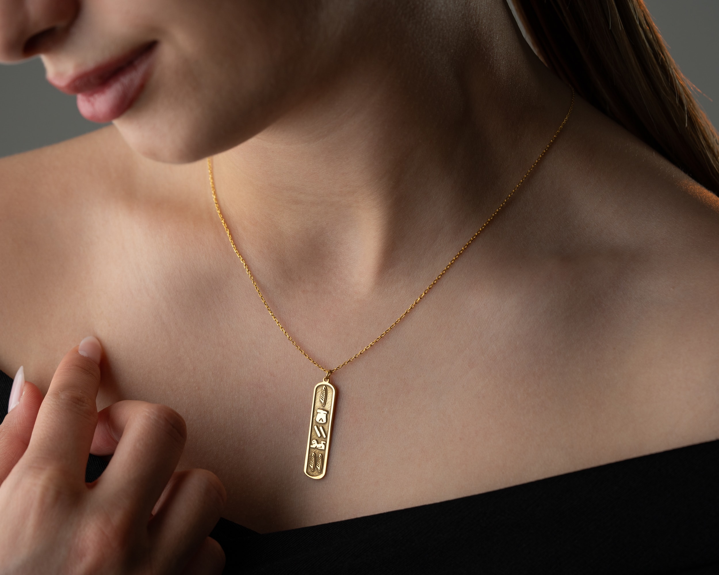 Kazımalı Mısır Hiyeroglif İsim Yazılı Kolye – Kişiye Özel Antik Tasarım