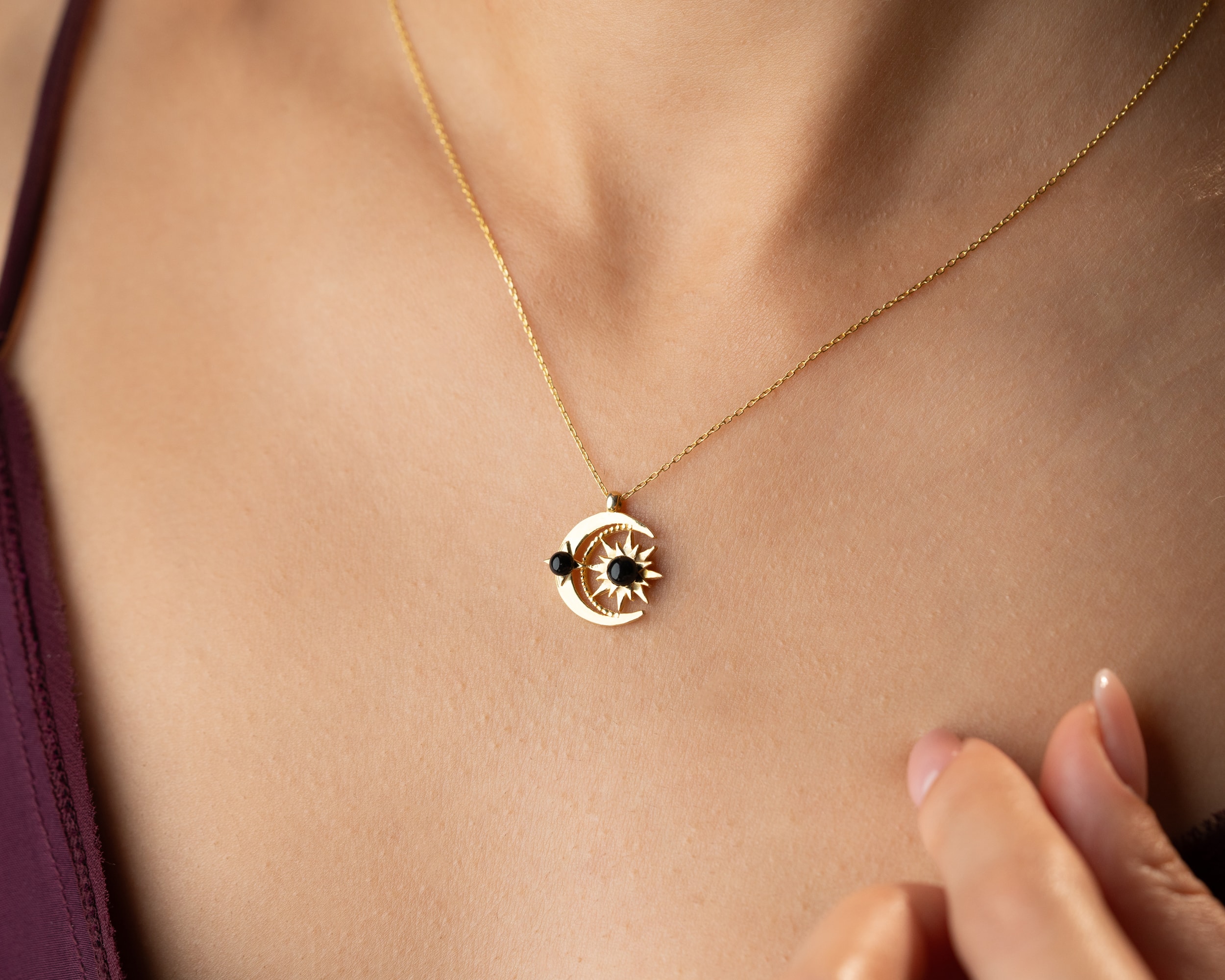 Siyah İnci Güneş Ay Kolyesi – Minimal ve Zarif 925 Ayar Gümüş - Siyah İnci Detaylı Zarif Gümüş Takı