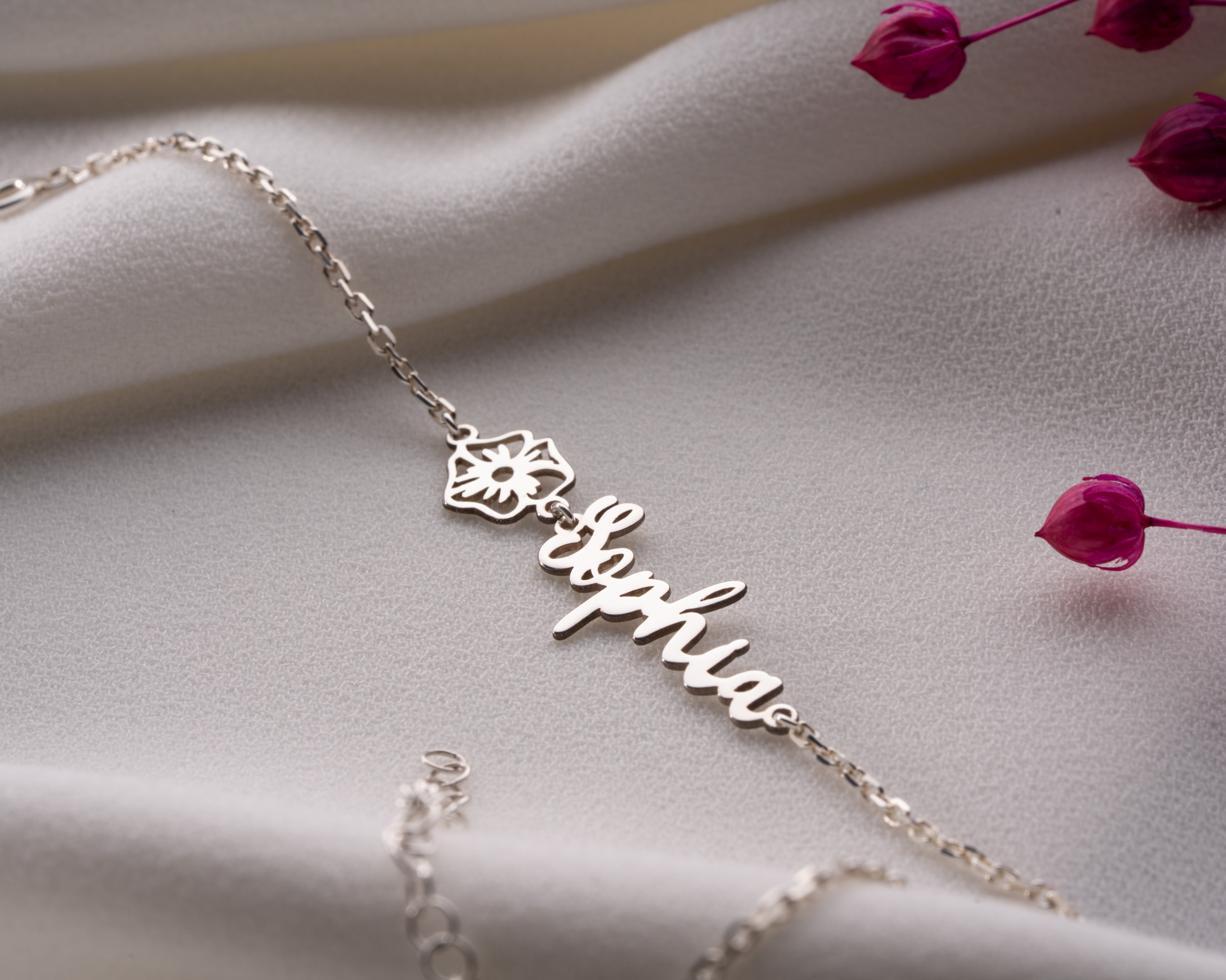 Doğum Çiçekli Doğum Taşlı İsim Bileklik – Kişiye Özel | Minimal ve Zarif