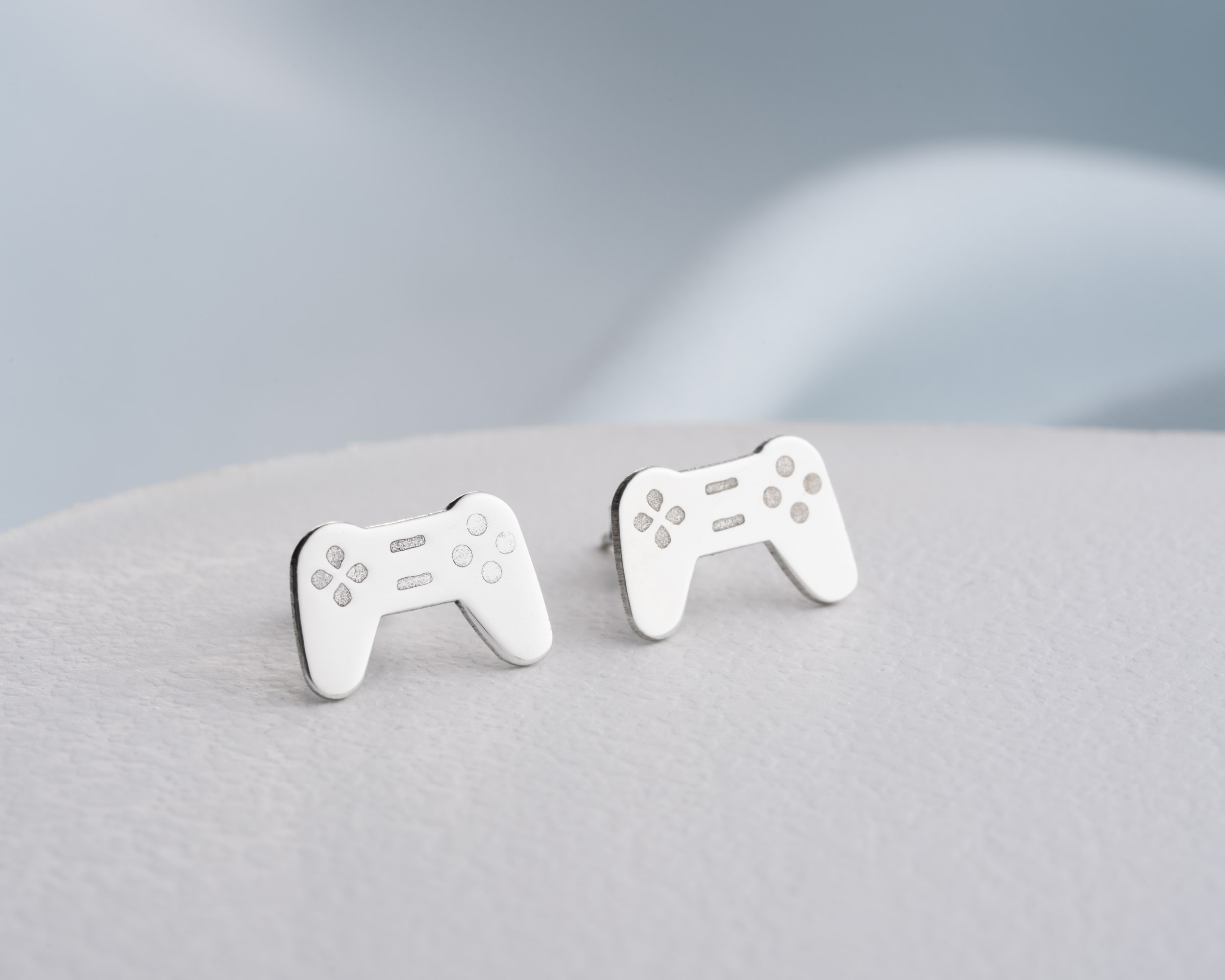 PlayStation Çivili Küpe 925 Ayar Gümüş – Kadın Takısı ve Oyunsever Hediye