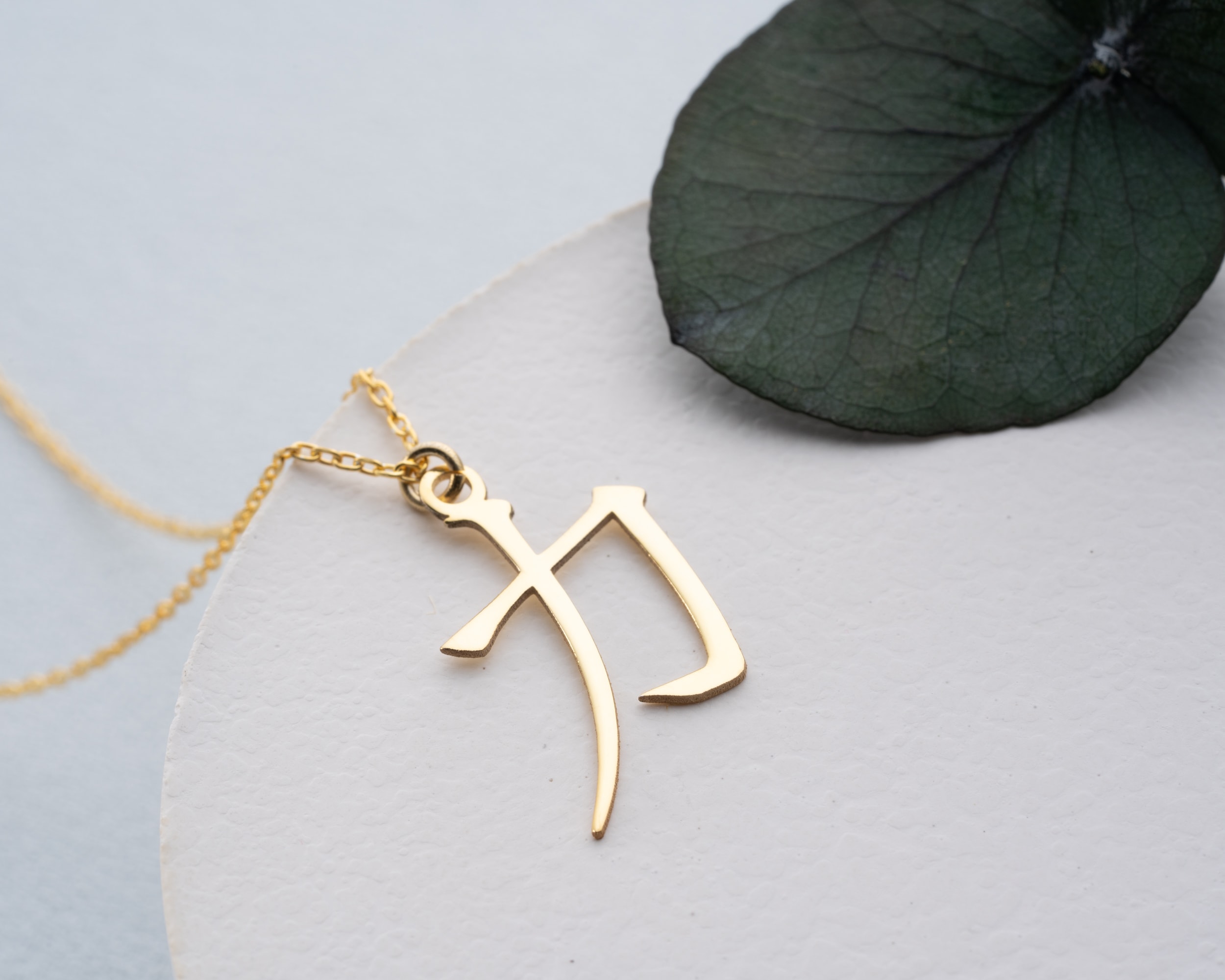 Japon Kanji Güç Sembolü Kolye – Minimalist, Anlamlı ve Motivasyon Verici Tasarım