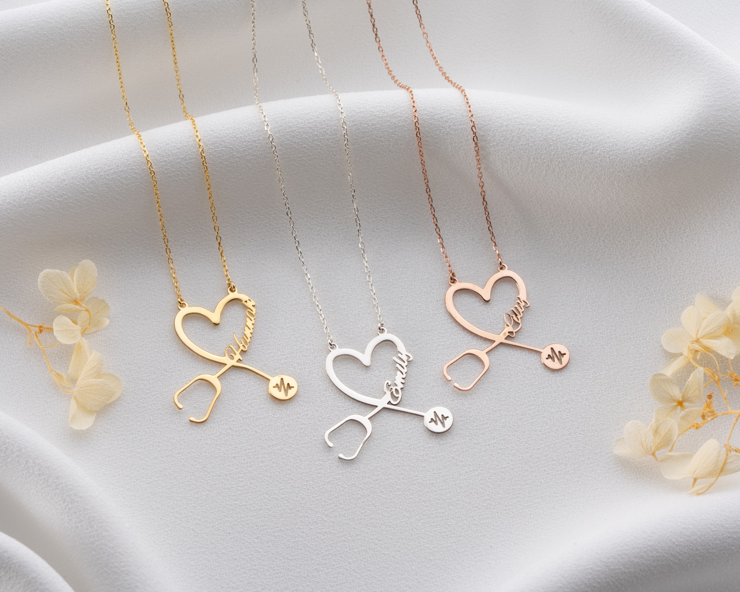 İsimli Steteskop Kolye – Doktor & Hemşirelere Özel 925 Gümüş Hediye