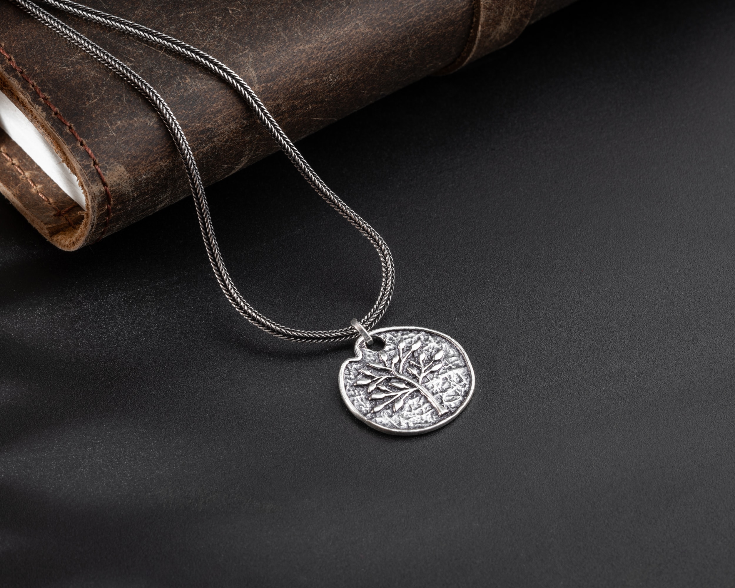 3 Boyutlu Hayat Ağacı Kolye Erkek – Tilki Kuyruğu Zincirli Anlamlı Tasarım