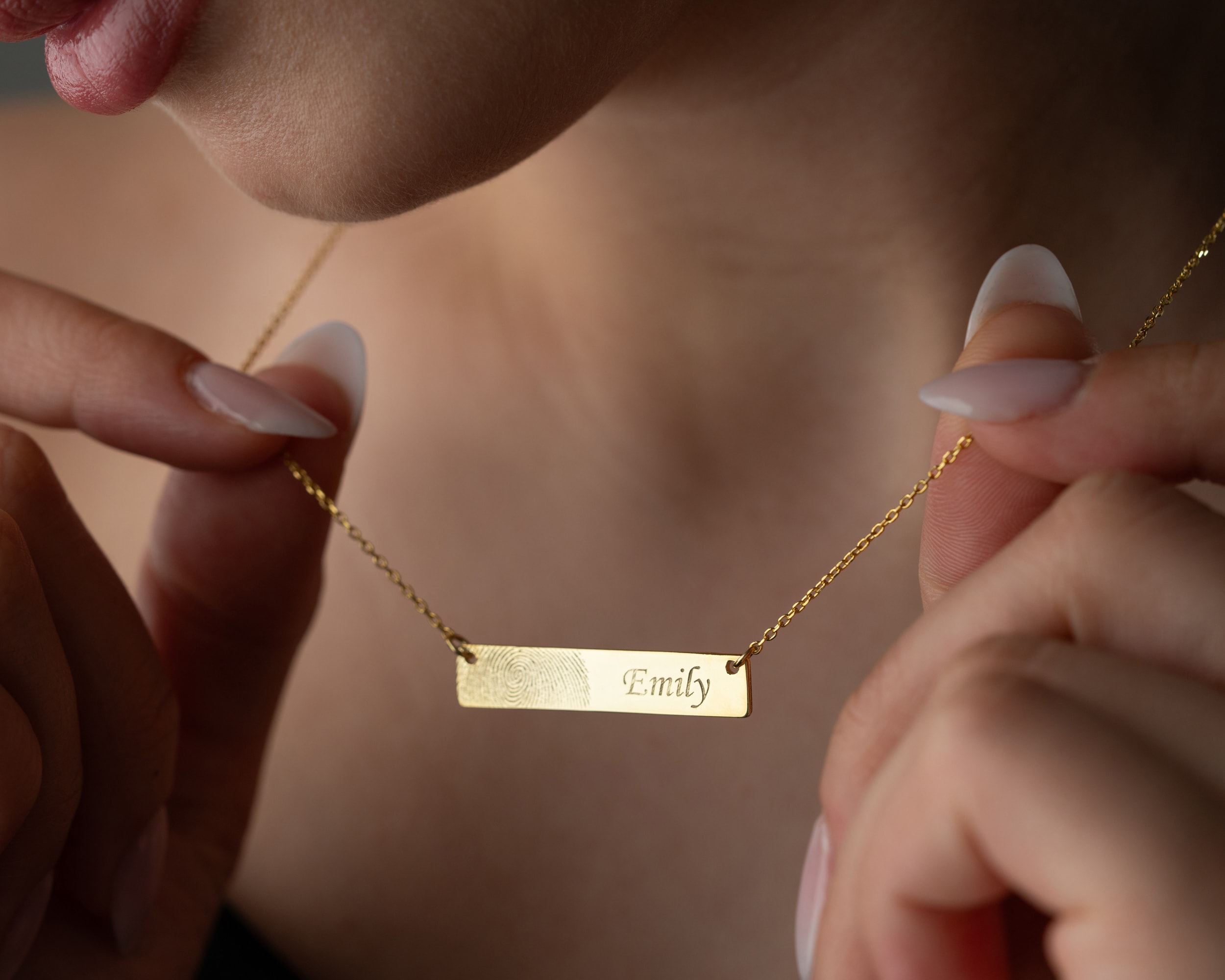 Kişiye Özel Yatay Bar Kolye – Parmak İzi, İsim veya Mesajlı Tasarım