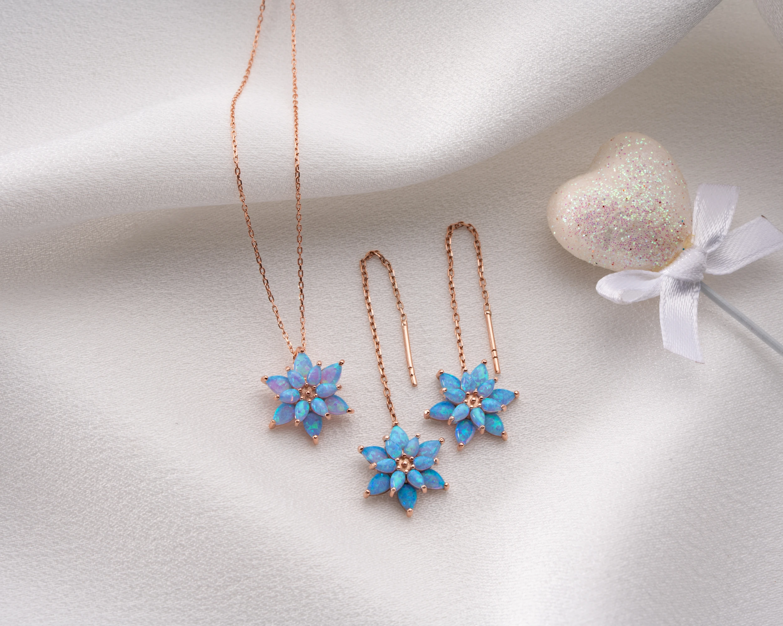 Açık Mavi Opal Taşlı Kolye ve Sallantılı Küpe – 925 Ayar Gümüş Set