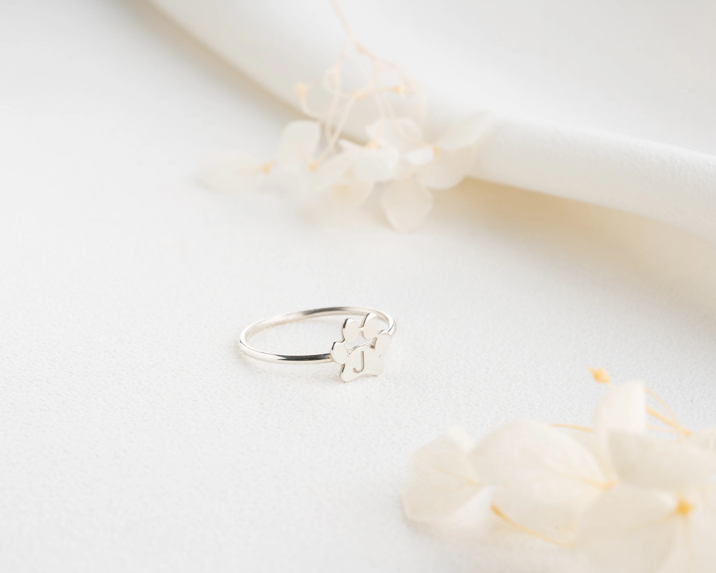 Kişiselleştirilebilir Pati Yüzük – Harfli ve Anlamlı Gümüş Tasarım - İsimli, Zarif ve Hayvanseverlere Özel