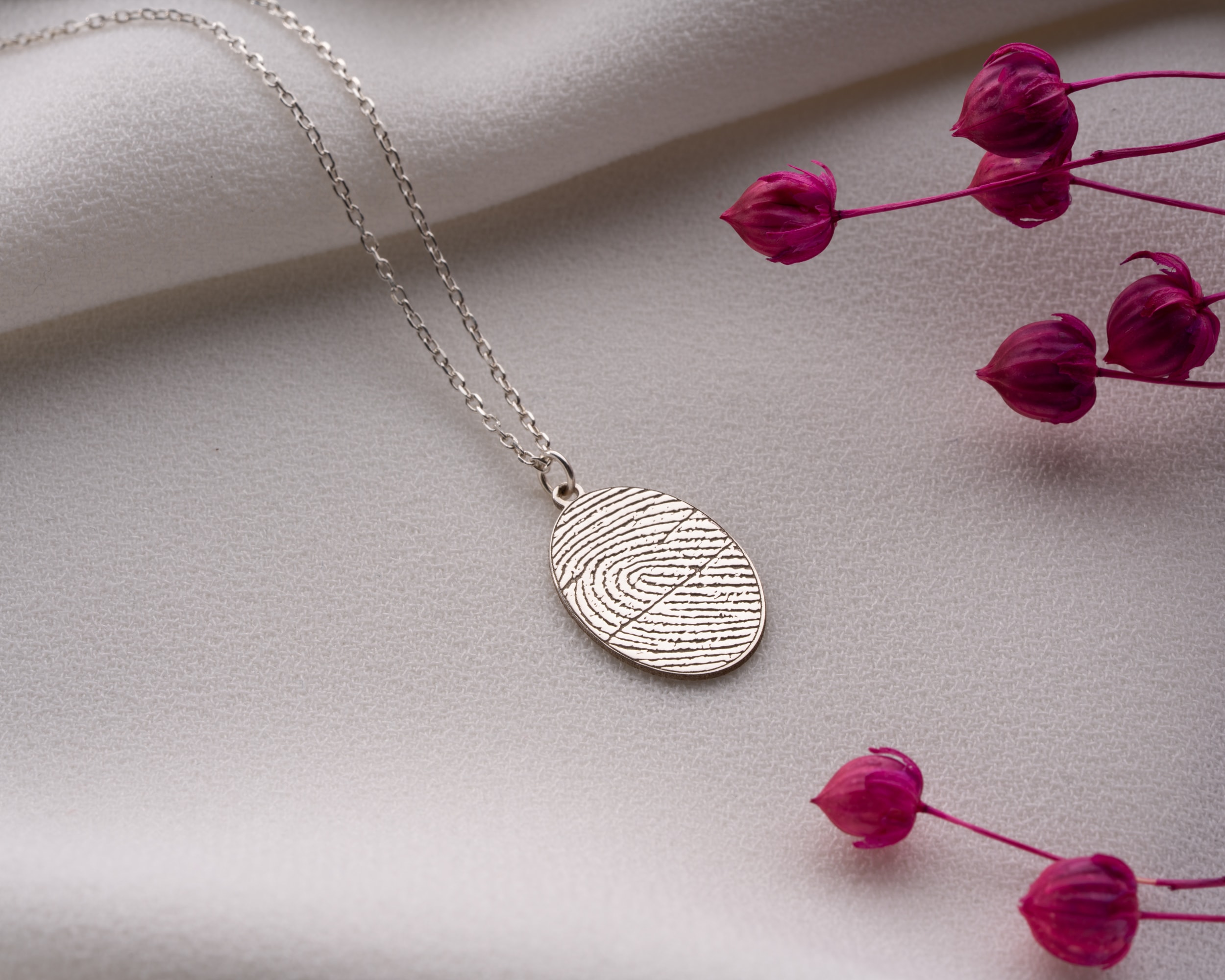 Kişiye Özel Disk, Oval veya Kalp Şekilli Çift Parmak İzi Kolye – Anlamlı Hatıra Takısı
