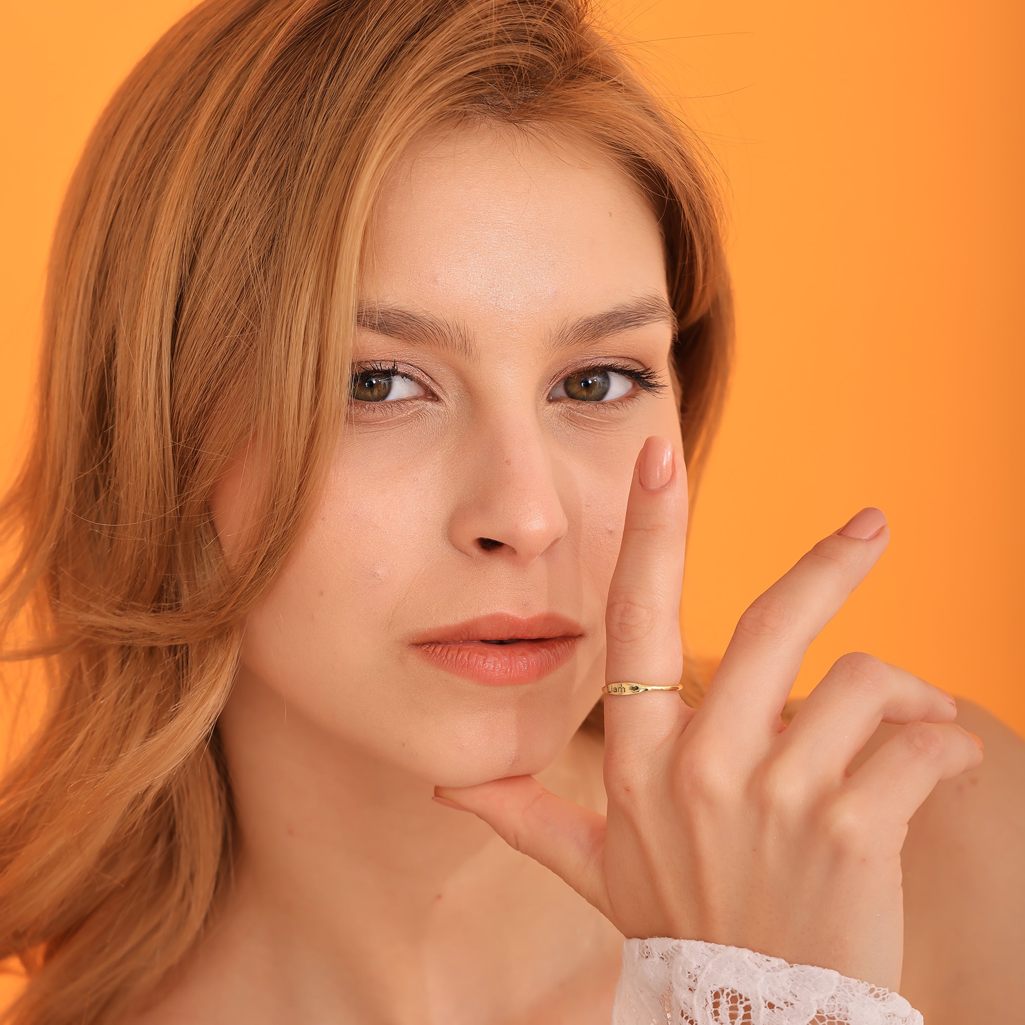 Kişiye Özel İsimli Figürlü Yüzük – Zarif ve Anlamlı Takı