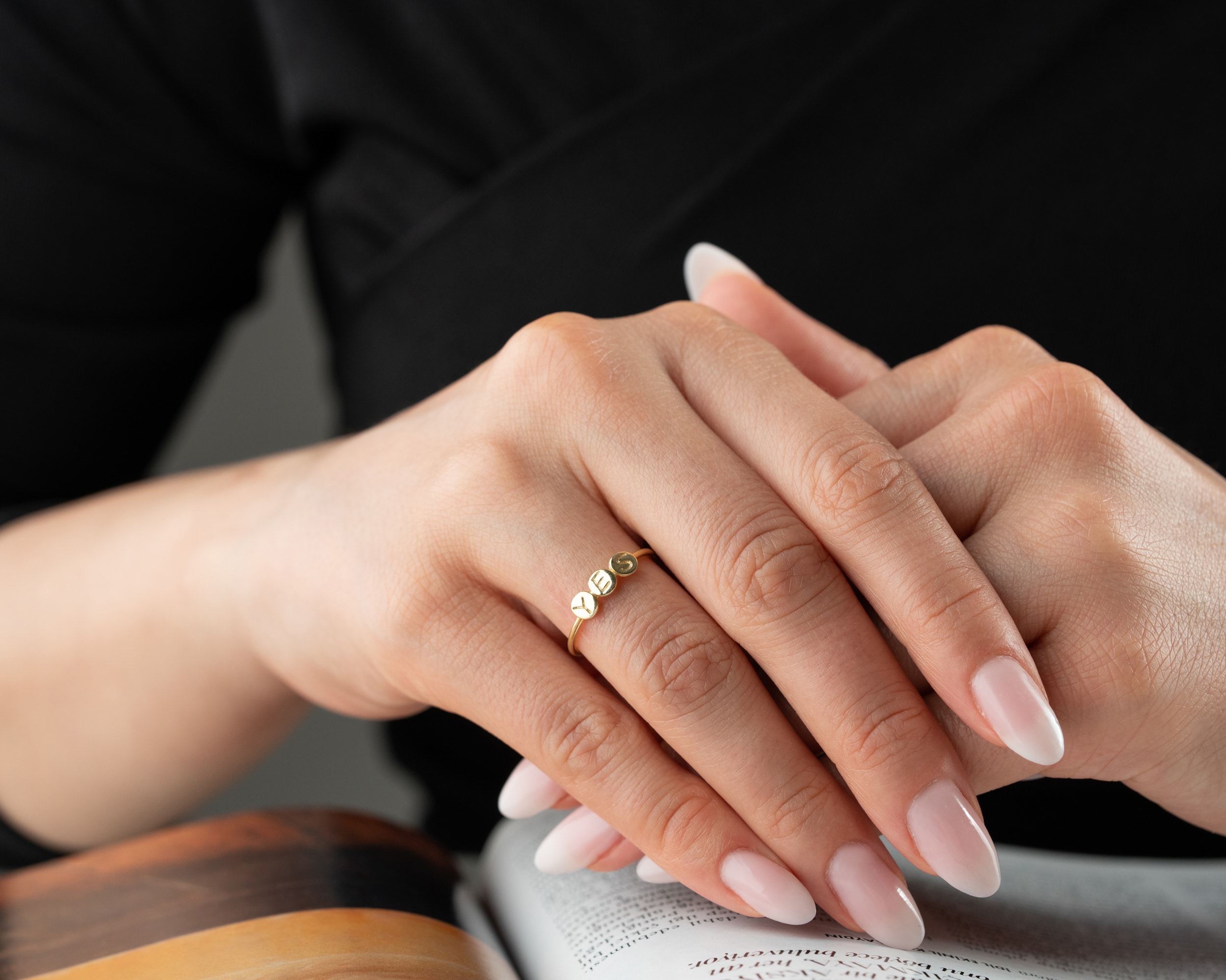 Harfli Disk Yüzük | 1–3 Diskli Kişiye Özel Takı