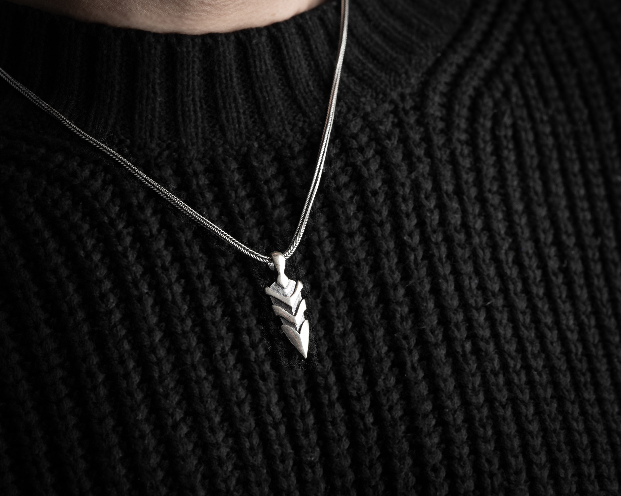 Ok Ucu Erkek Kolye | Tilki Kuyruğu Zincirli Güç ve Kararlılık Tasarımı