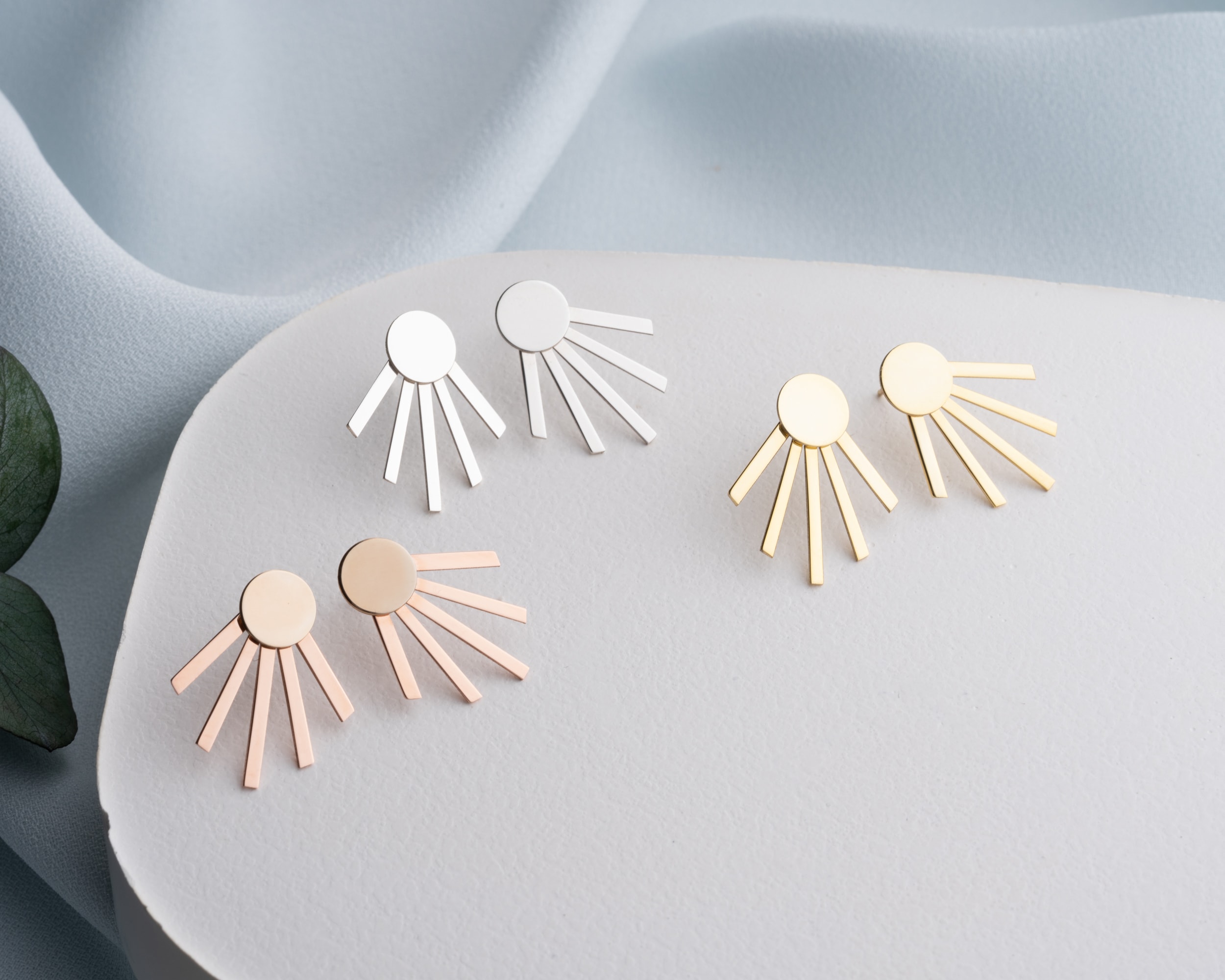 Güneş Işını Küpe – Işıltısını Tarzınızla Yansıtın - Güneş Enerjisi ile Modern Stil