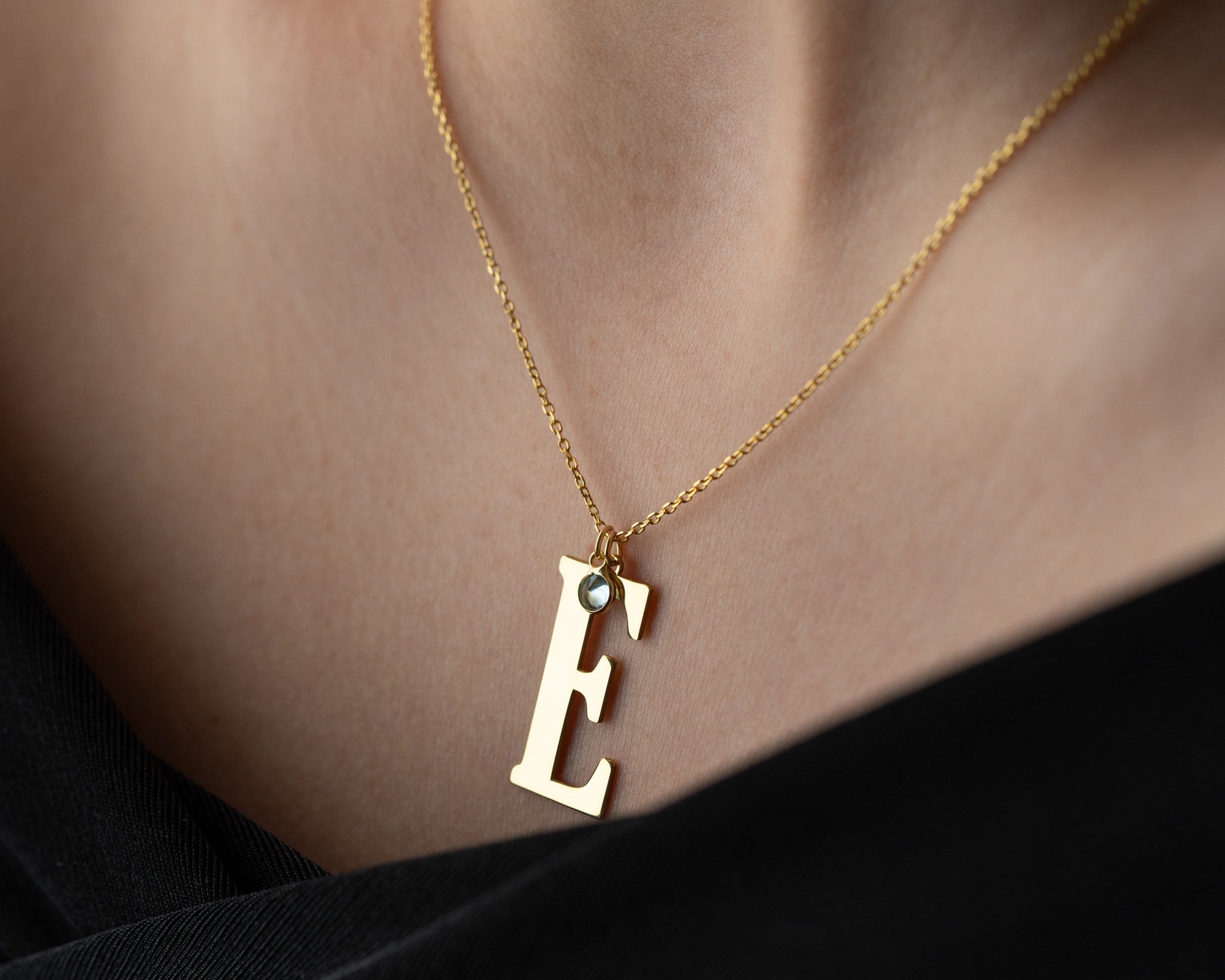 Doğum Taşlı Büyük Harf Kolye – Kişiye Özel Işıltılı Tasarım | 925 Ayar Gümüş