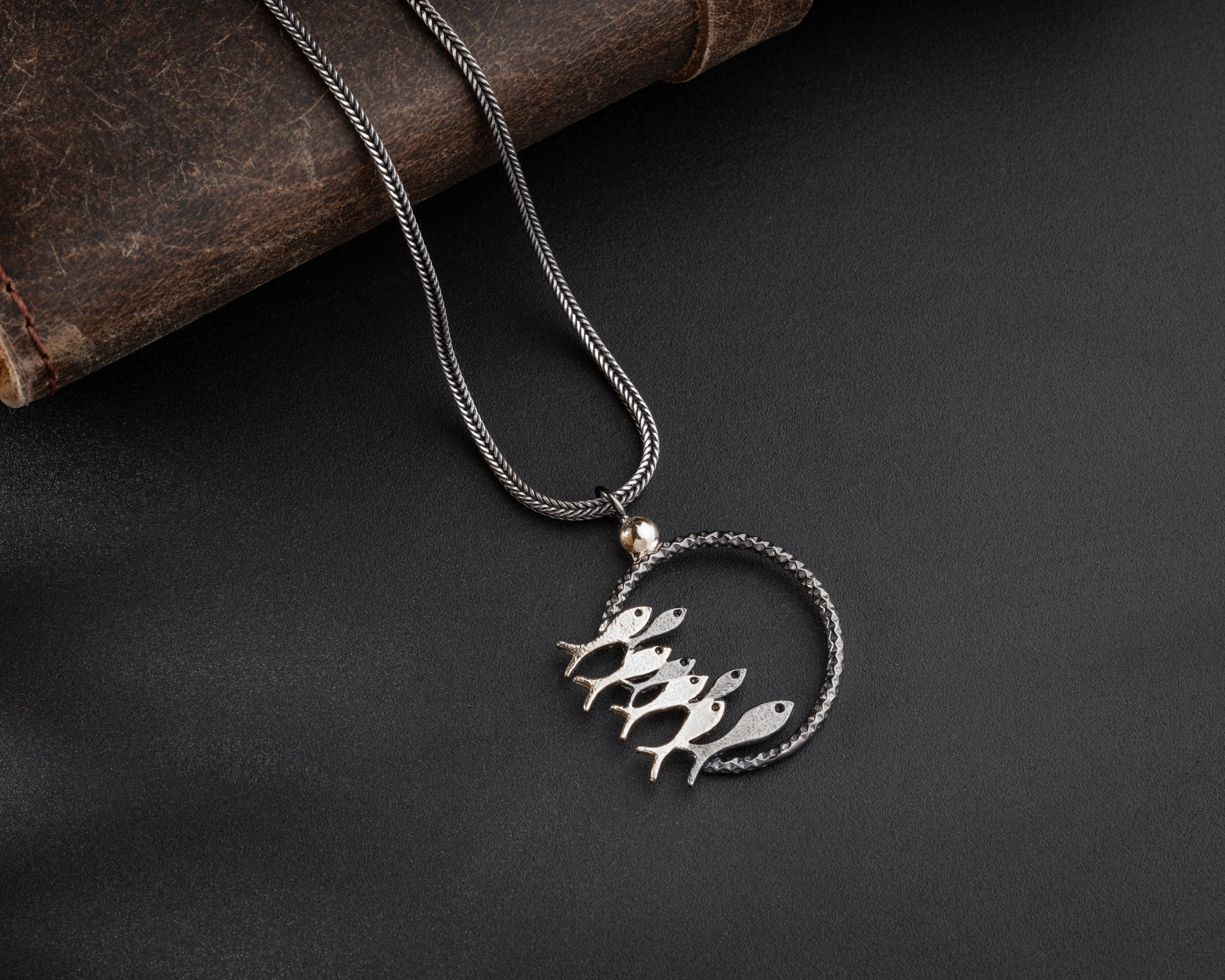 Balık Ailesi Erkek Kolye | Tilki Kuyruğu Zincirli Anlamlı ve Şık Tasarım
