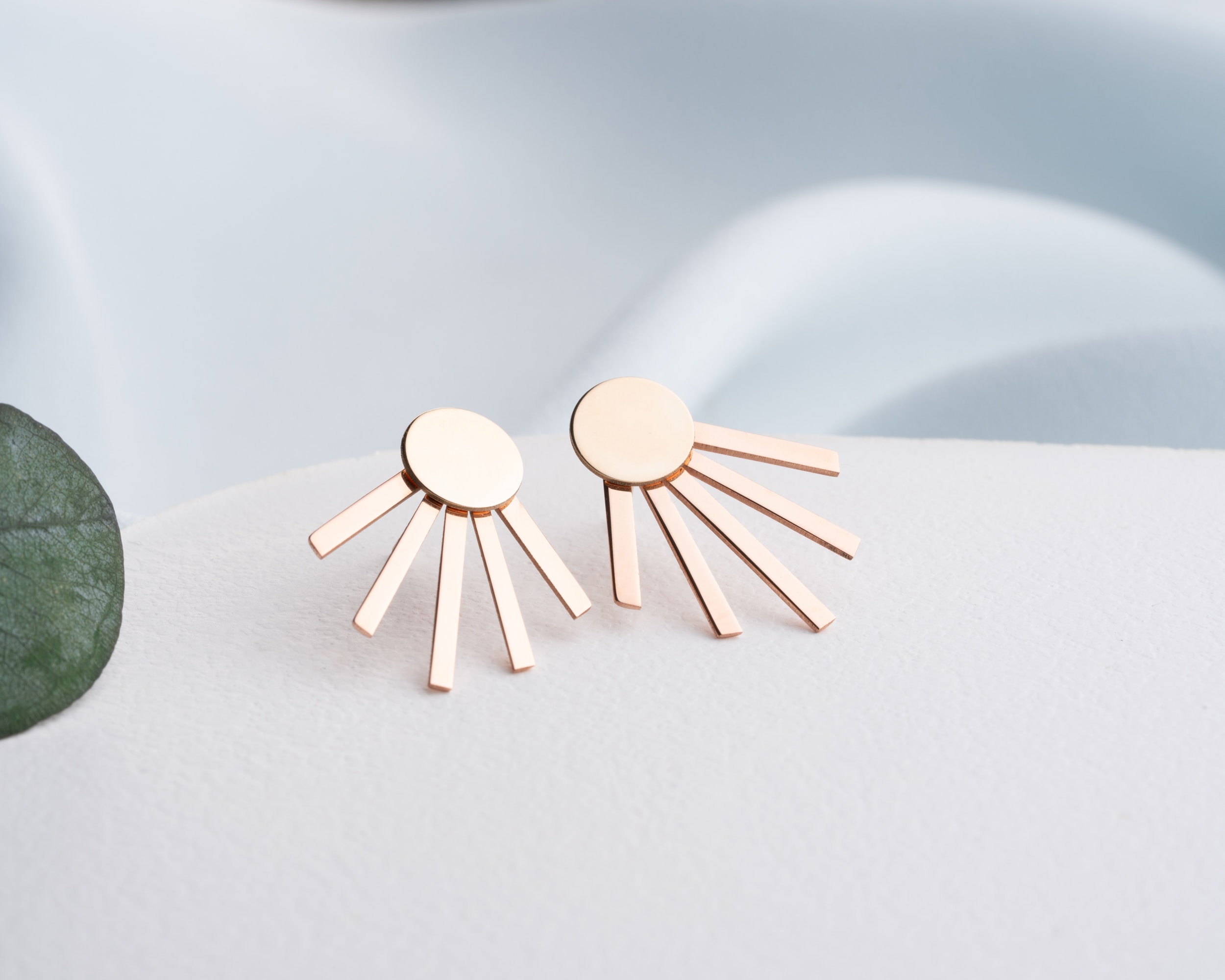 Güneş Işını Küpe – Işıltısını Tarzınızla Yansıtın - Güneş Enerjisi ile Modern Stil