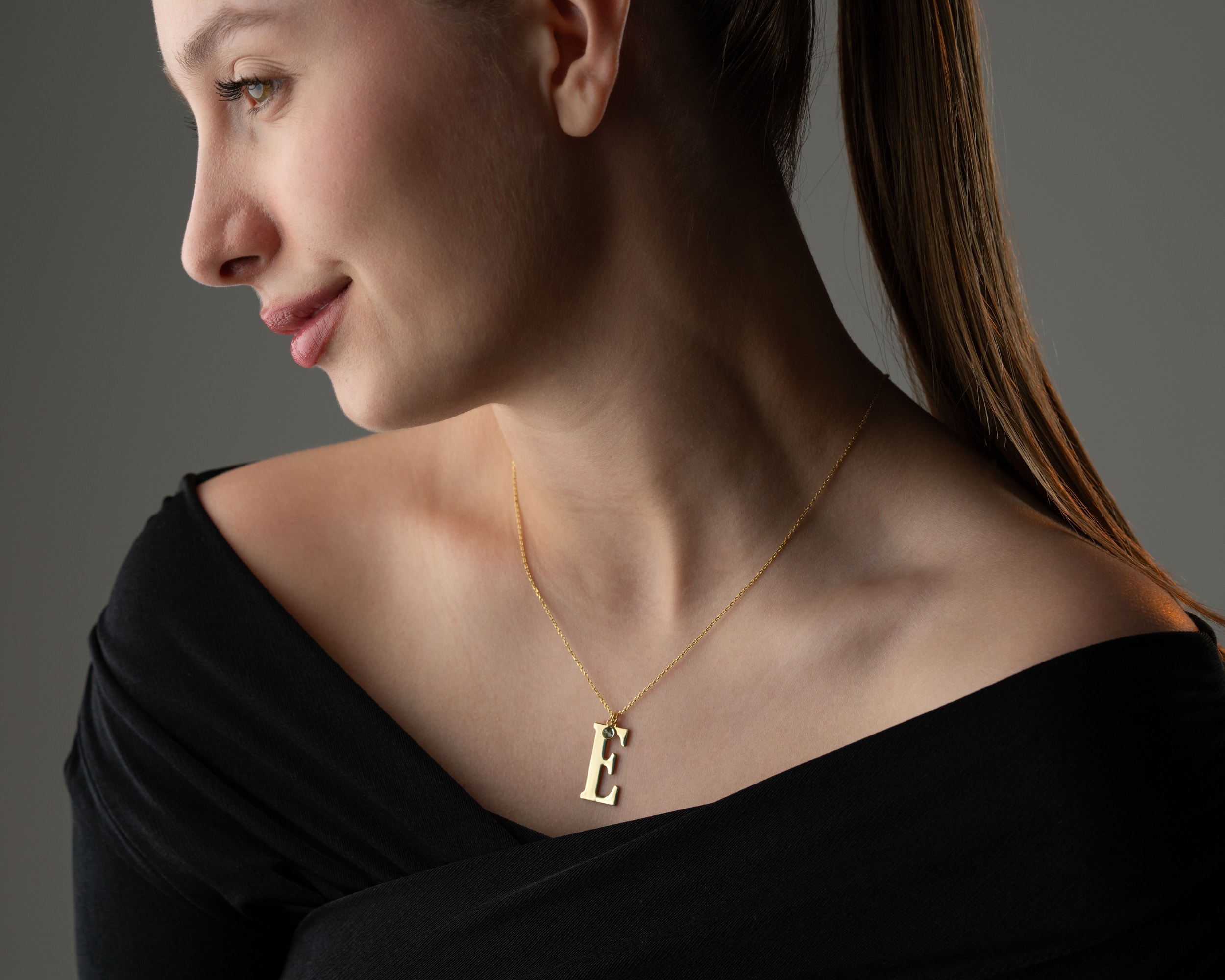 Doğum Taşlı Büyük Harf Kolye – Kişiye Özel Işıltılı Tasarım | 925 Ayar Gümüş