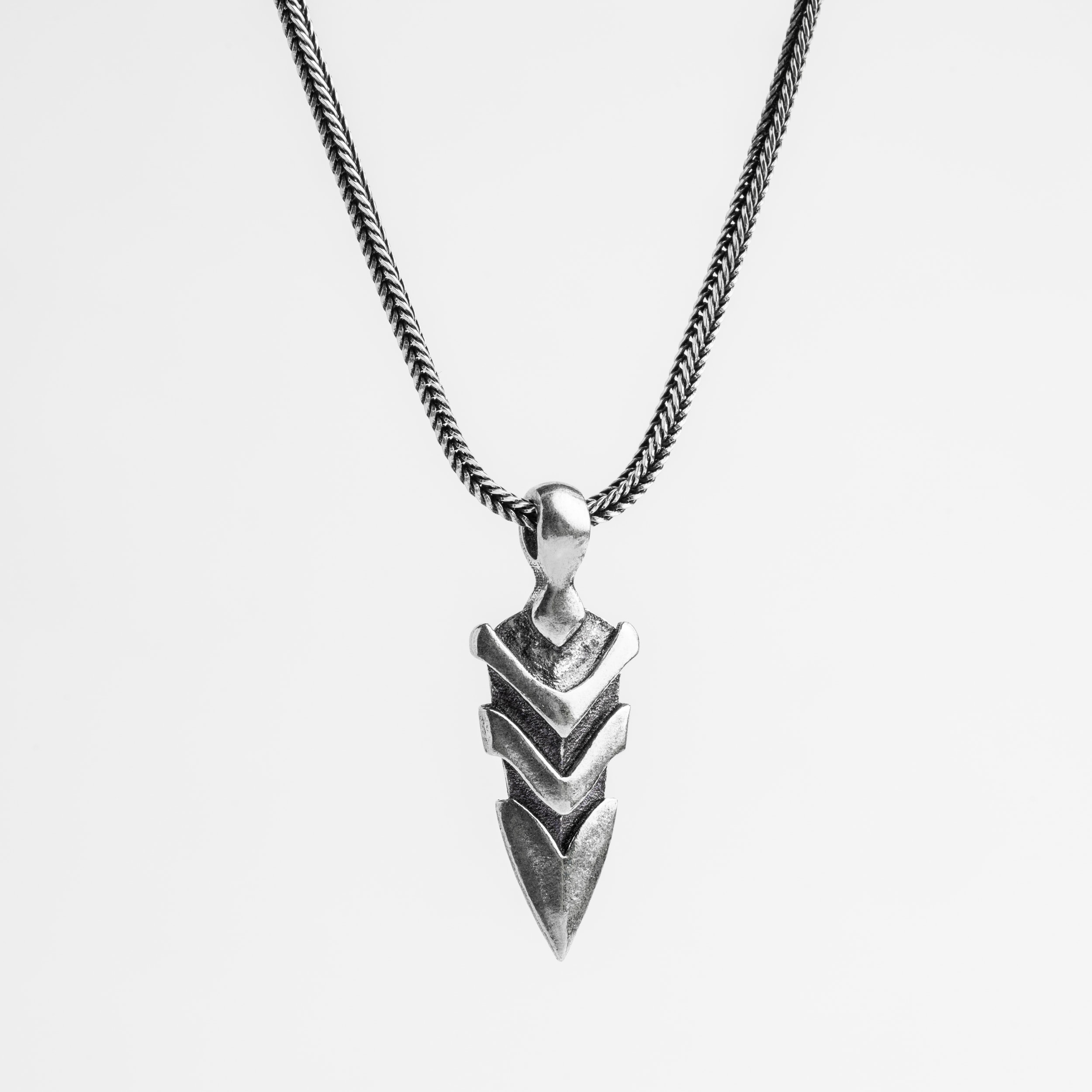 Ok Ucu Erkek Kolye | Tilki Kuyruğu Zincirli Güç ve Kararlılık Tasarımı