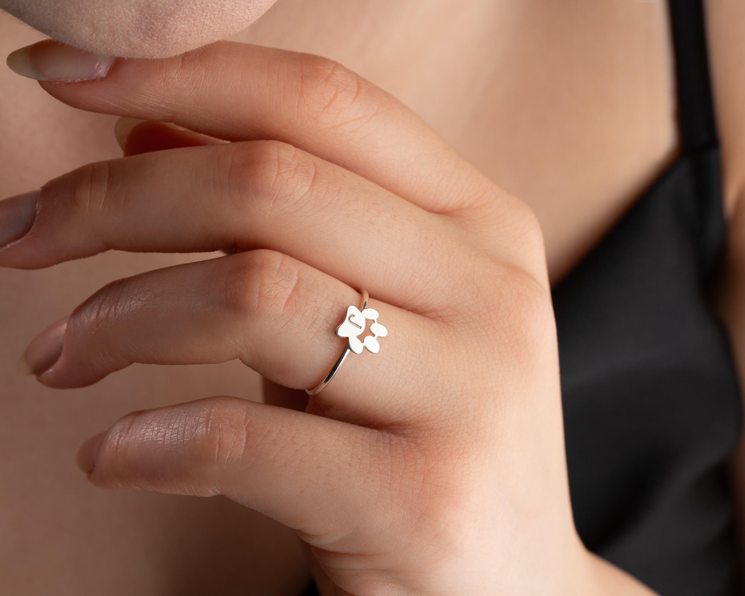 Kişiselleştirilebilir Pati Yüzük – Harfli ve Anlamlı Gümüş Tasarım - İsimli, Zarif ve Hayvanseverlere Özel