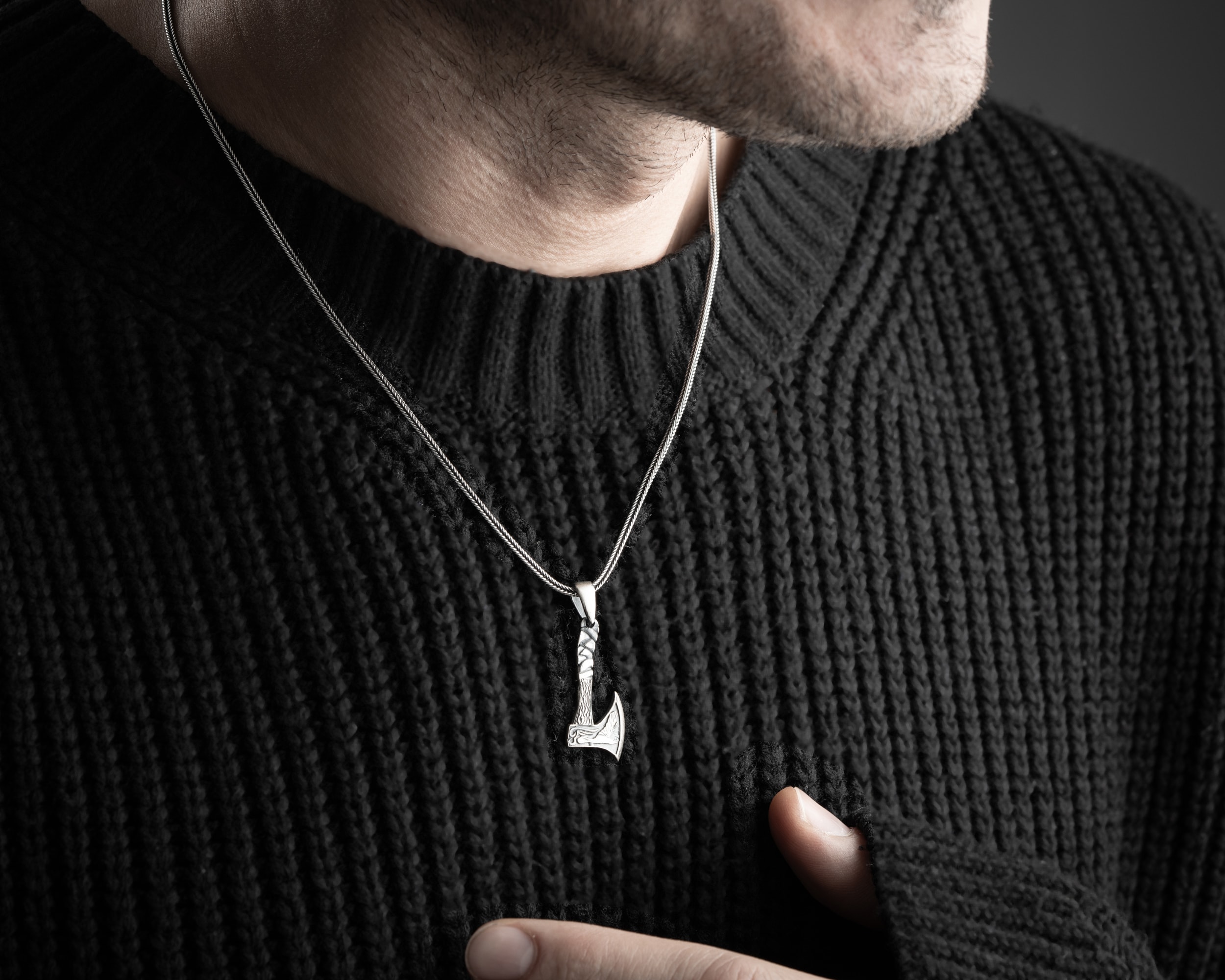 3 Boyutlu Balta Erkek Kolye | Tilki Kuyruğu Zincirli Güç ve Kararlılık Simgesi