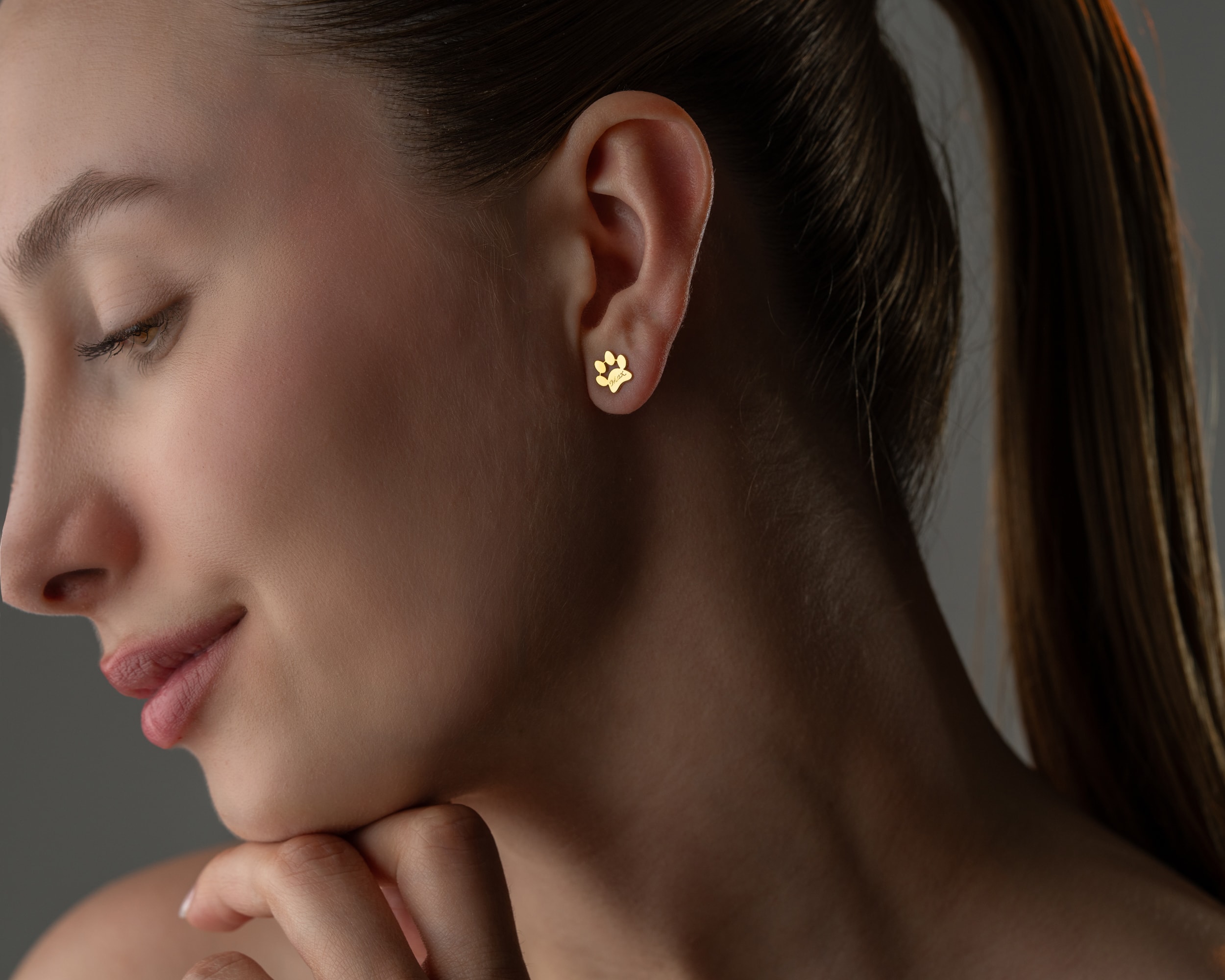 Kişiye Özel Pati Küpe | Minimal ve Zarif Çivili Tasarım