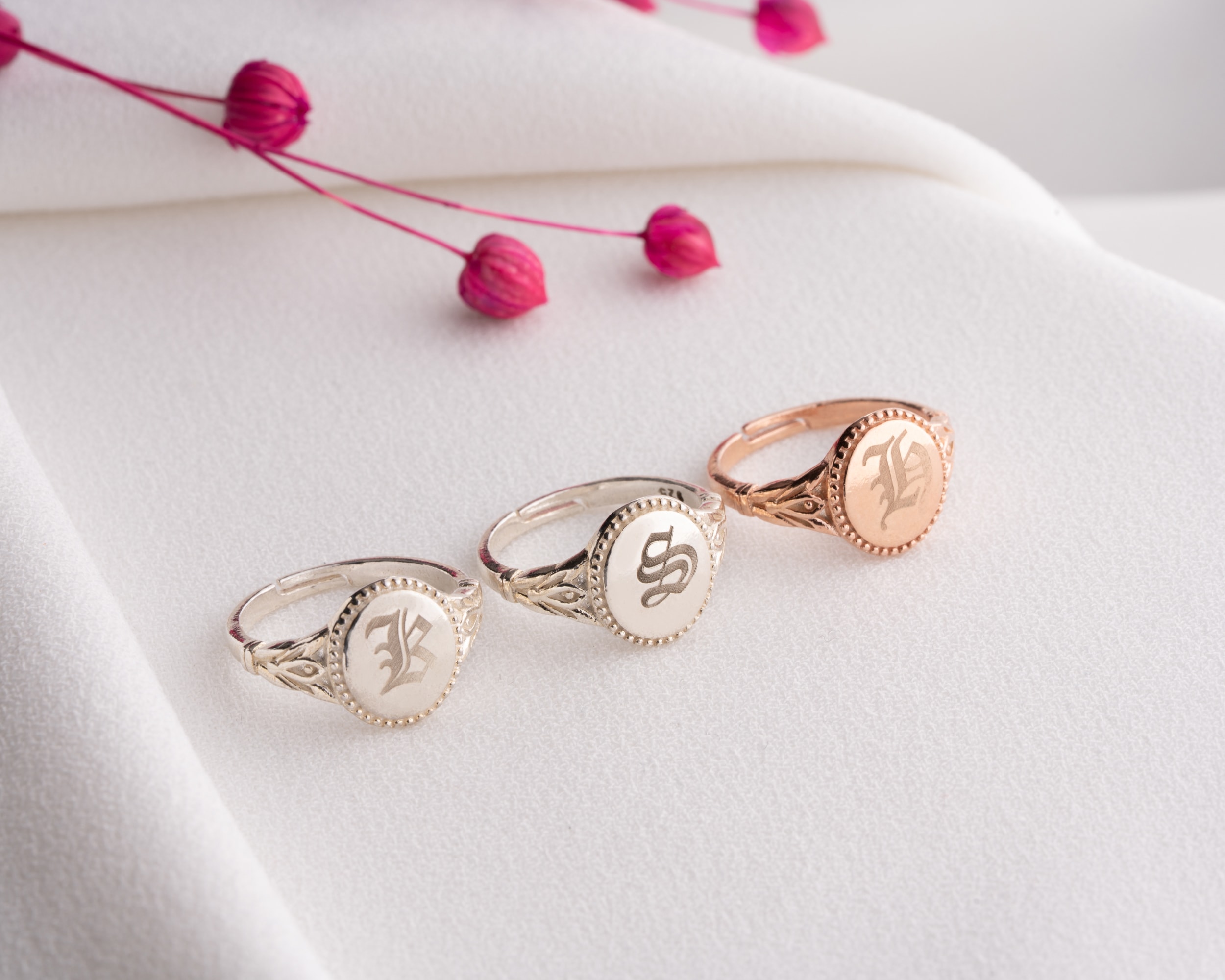 Ayarlanabilir Monogram Harf Yüzük – Kişiye Özel Zarif Tasarım | Minimal ve Şık